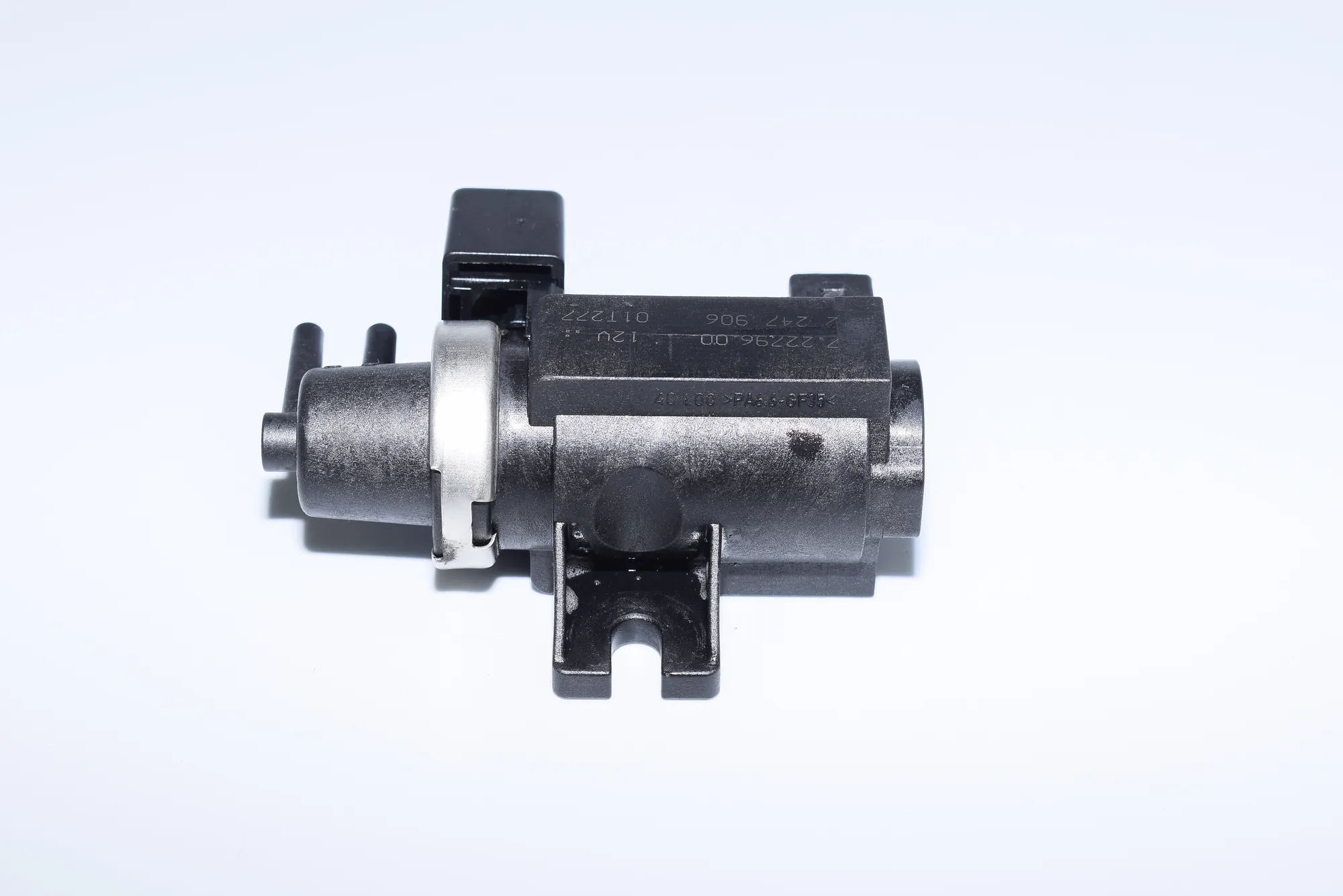 Solenoid Valve – OEM 2247906 · BMW 5 Touring (E39) 530 d 2001 – 4