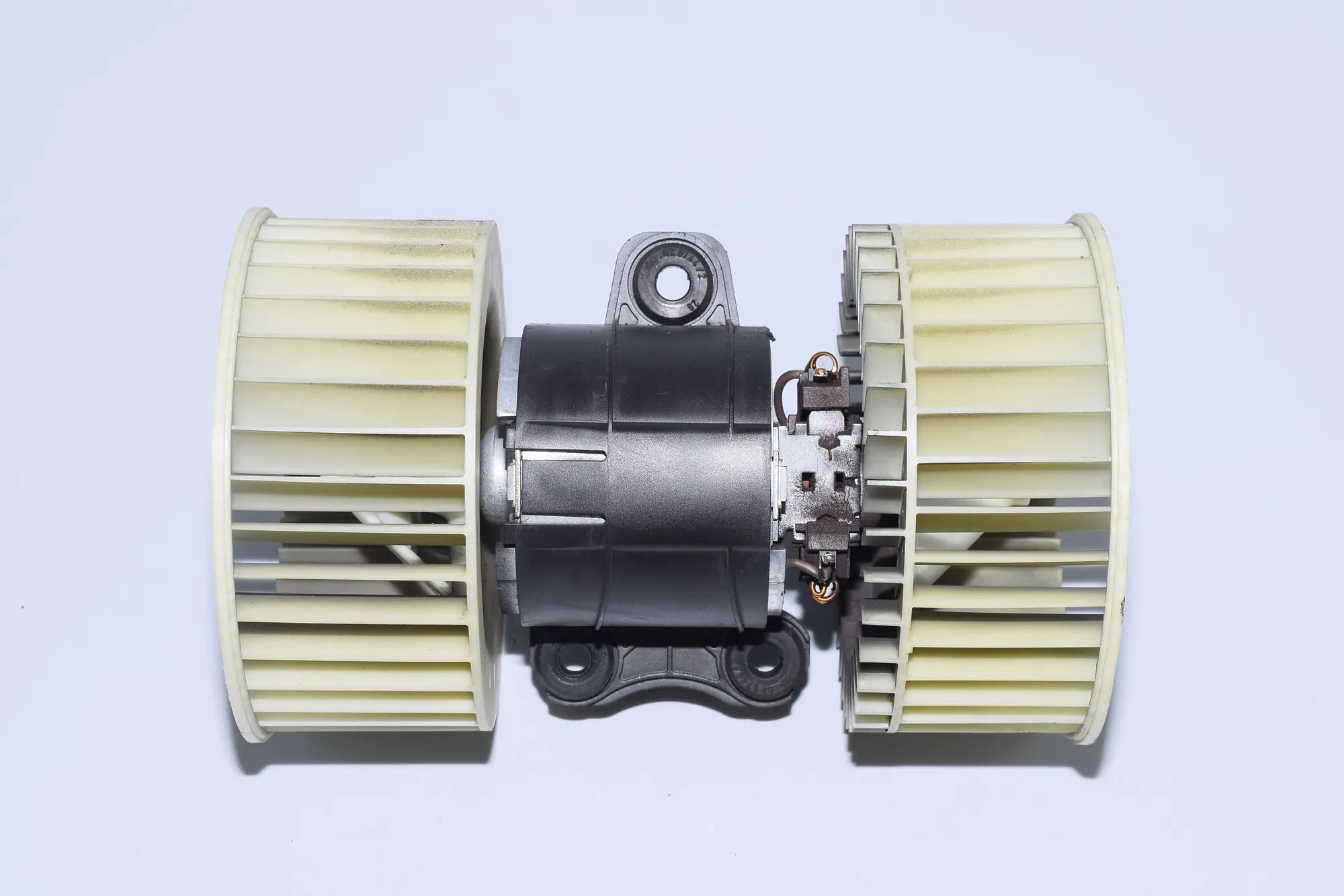 Heater Blower Fan – OEM 8385558 · BMW X5 (E53) 4.6 is 2002 – 2