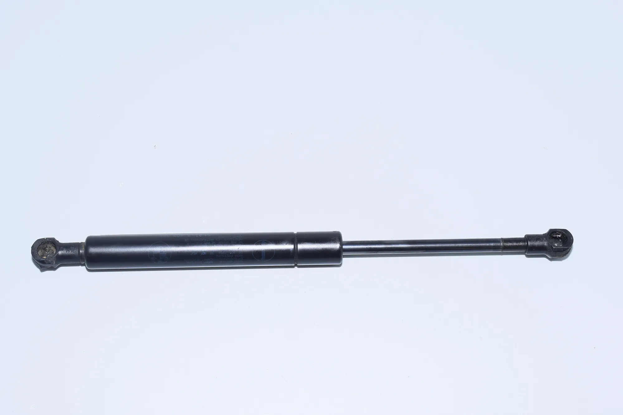 Front Left Bonnet Strut – OEM 8402551 · BMW X5 (E53) 4.6 is 2002 – 3