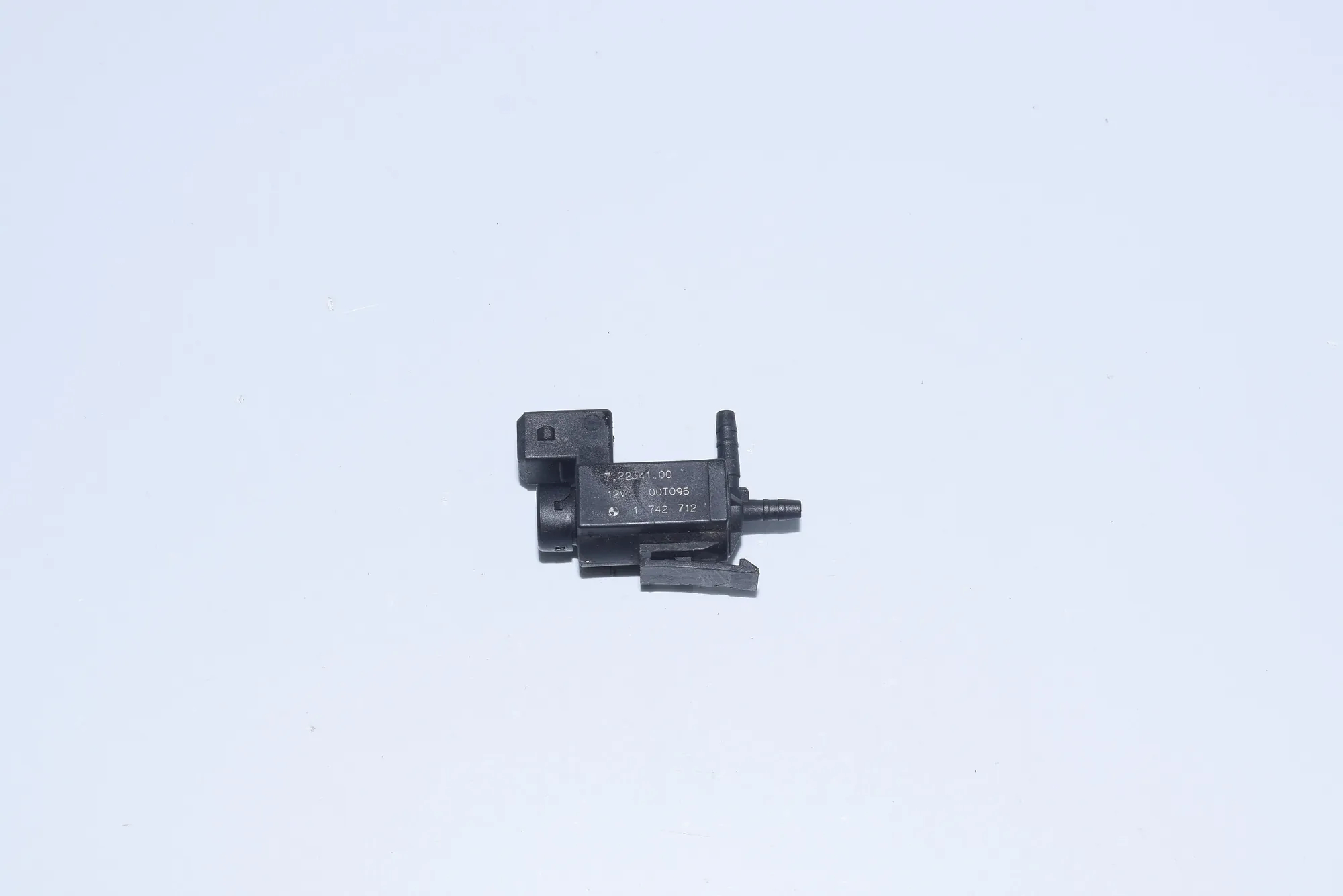 Solenoid Valve – OEM 1742712 · BMW 5 Touring (E39) 530 d 2000 – 4