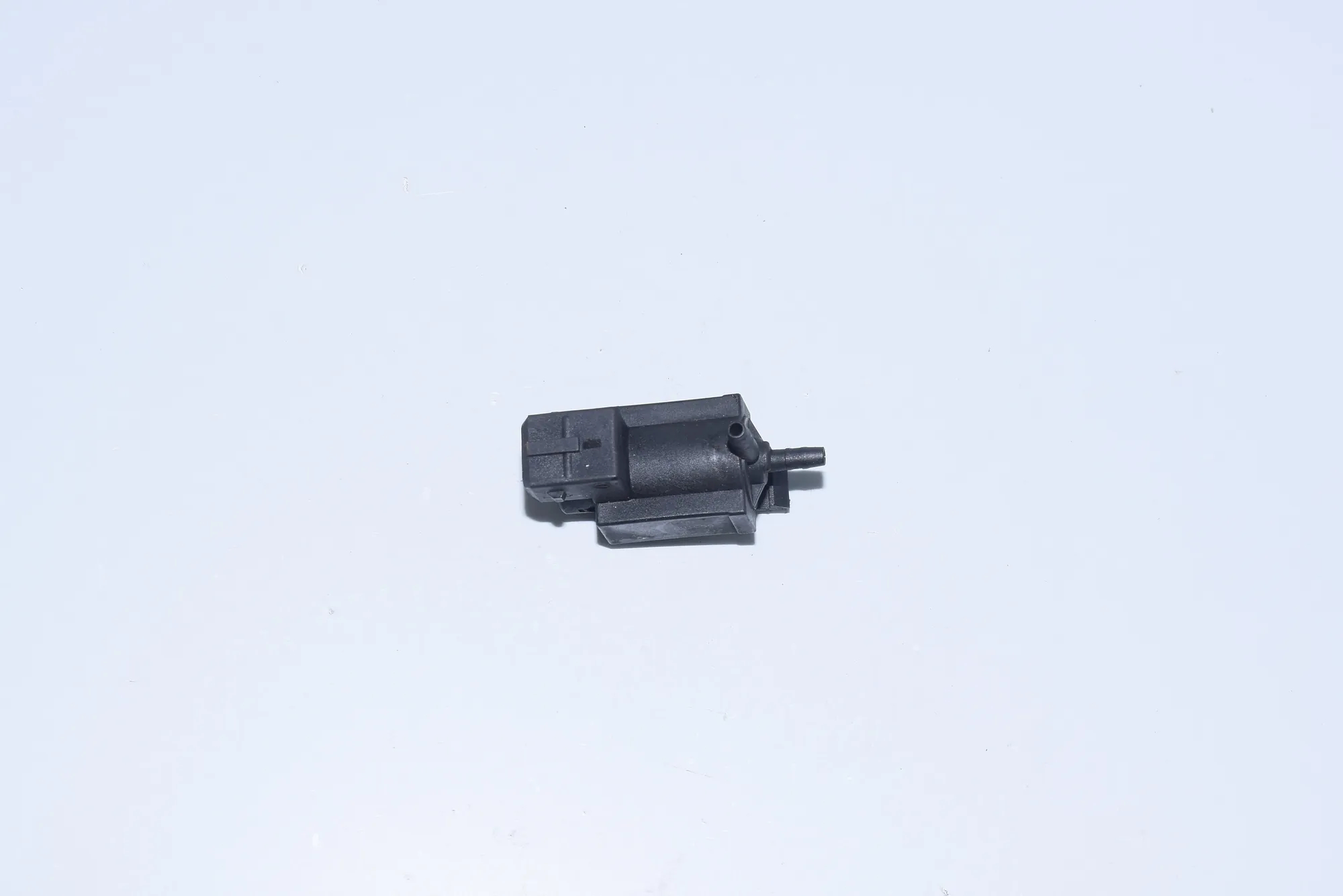 Solenoid Valve – OEM 1742712 · BMW 5 Touring (E39) 530 d 2000 – 5