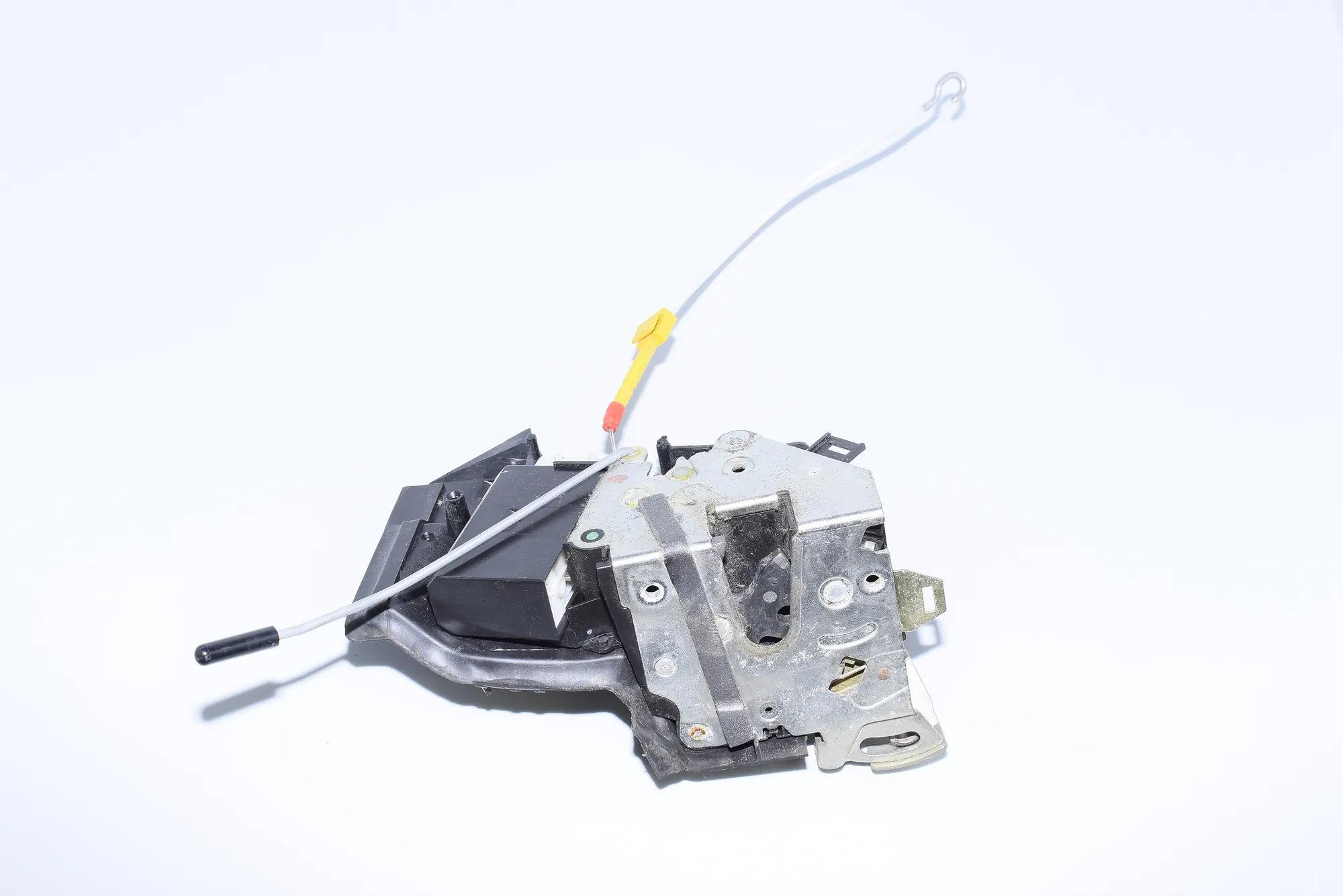 Front Left Door Lock – OEM 8352165 · BMW 5 Touring (E39) 530 d 2000 – 2