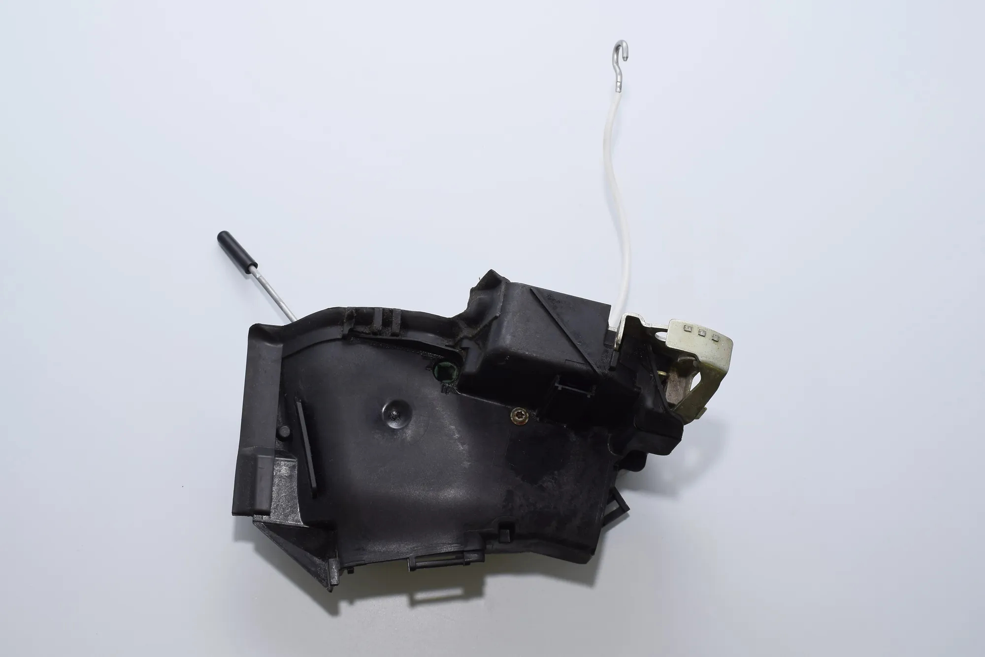 Front Left Door Lock – OEM 8352165 · BMW 5 Touring (E39) 530 d 2000
