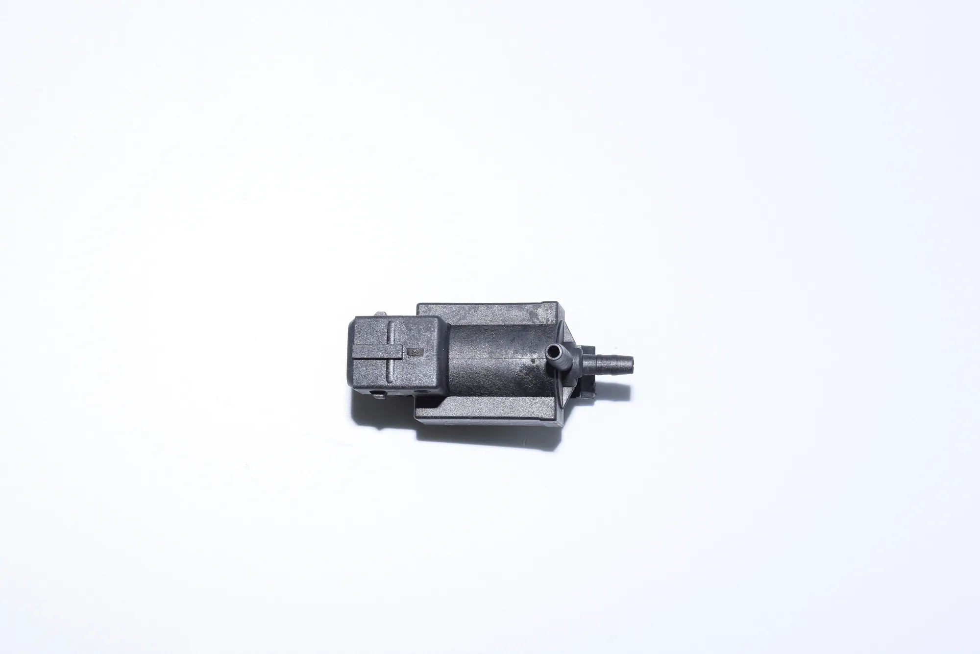 Solenoid Valve – OEM 1742712 · BMW 5 Touring (E39) 530 d 2000 – 3