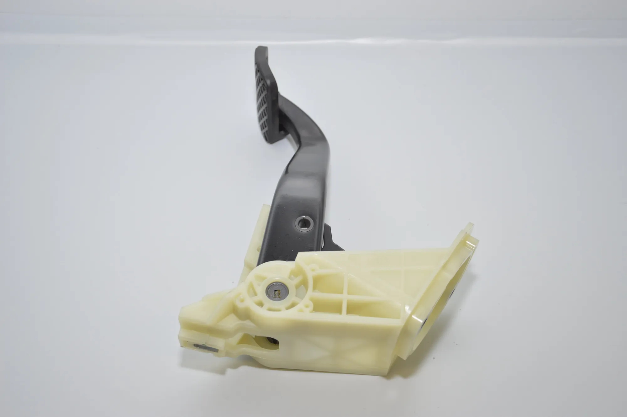 Brake Pedal – OEM 6860647 · BMW 4 Coupe (F32, F82) 428 i xDrive 2015 – 2