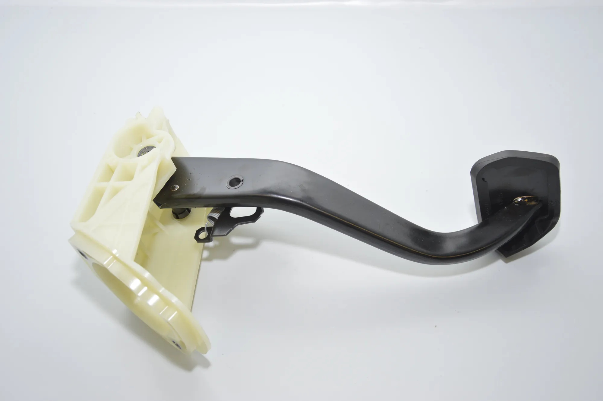 Brake Pedal – OEM 6860647 · BMW 4 Coupe (F32, F82) 428 i xDrive 2015 – 3