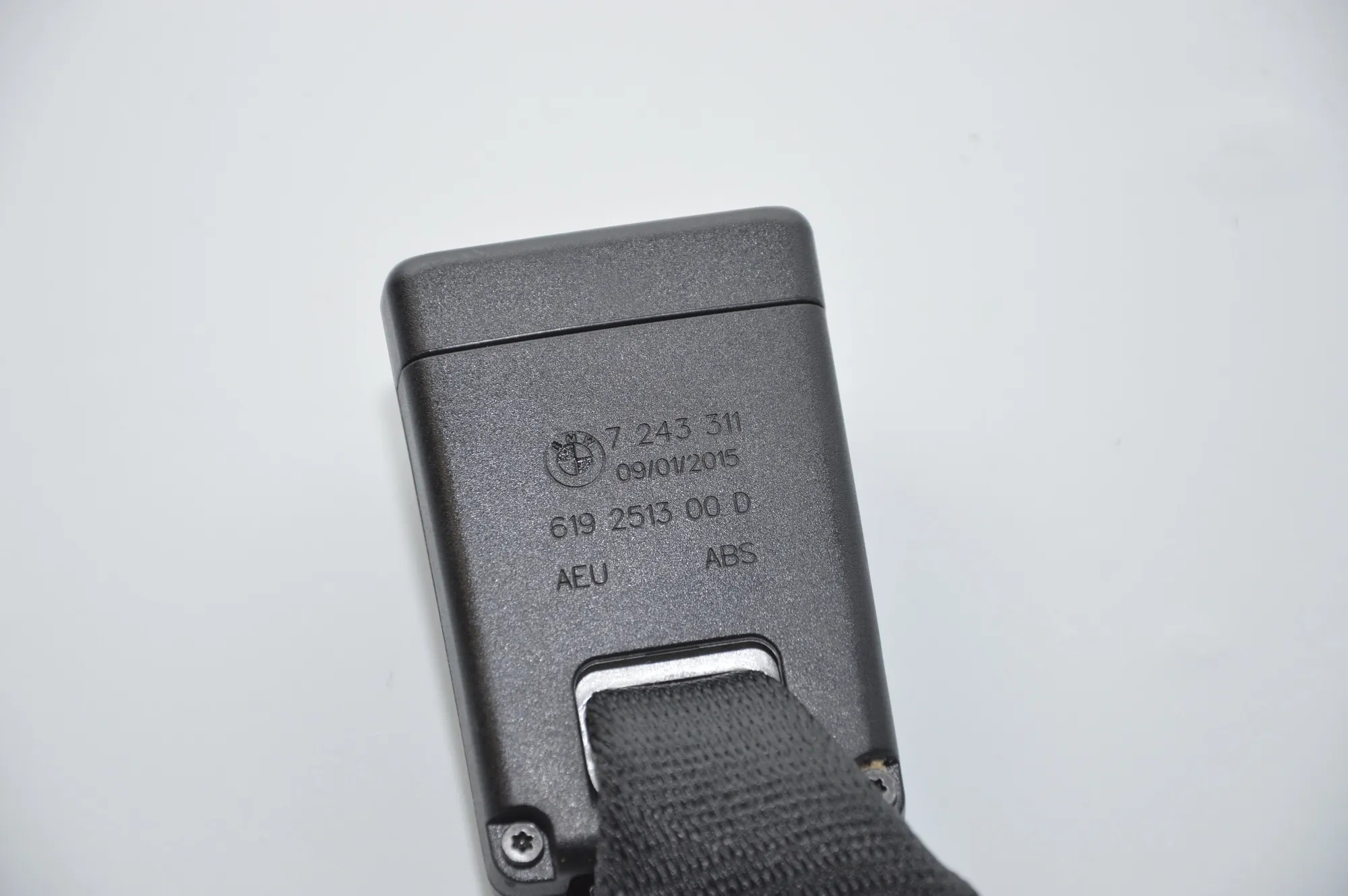 Rear Right Seat Buckle – OEM 7243311 · BMW 4 Coupe (F32, F82) 428 i xDrive 2015 – 2