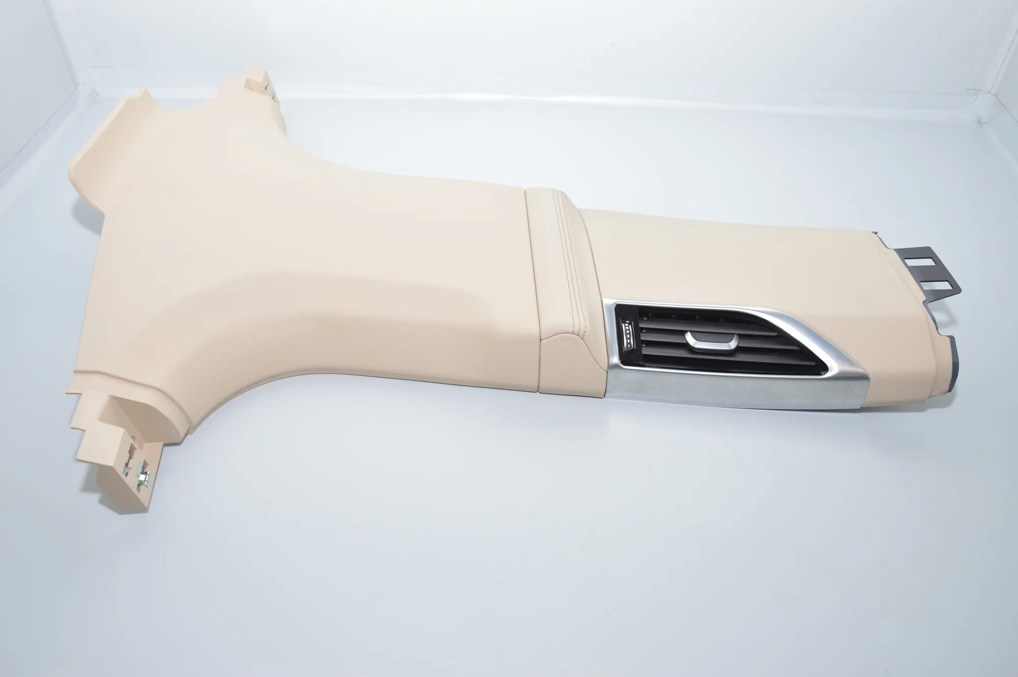 Right Side B Pillar Trim – OEM 7407738 · BMW 7 (G11, G12) BMW 7 (G11, G12) 750 i, Li xDrive 2015