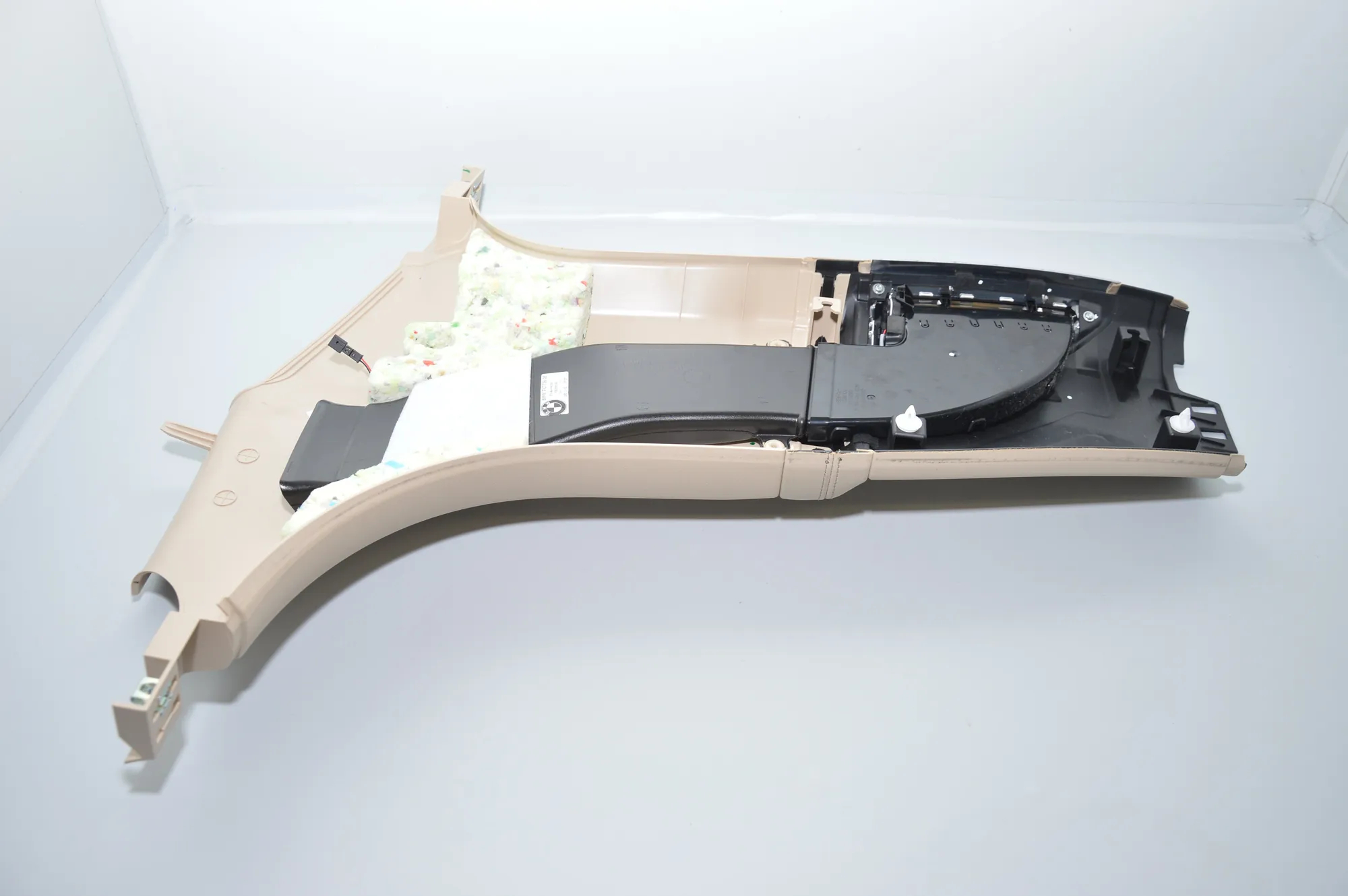Right Side B Pillar Trim – OEM 7407738 · BMW 7 (G11, G12) BMW 7 (G11, G12) 750 i, Li xDrive 2015 – 4