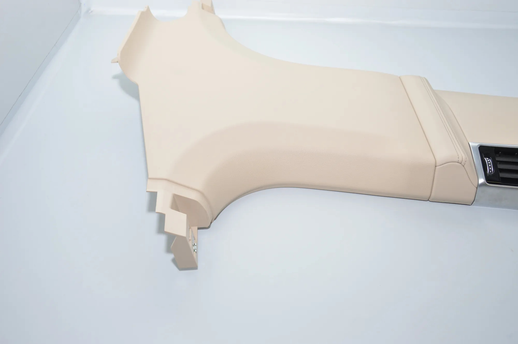 Right Side B Pillar Trim – OEM 7407738 · BMW 7 (G11, G12) BMW 7 (G11, G12) 750 i, Li xDrive 2015 – 3