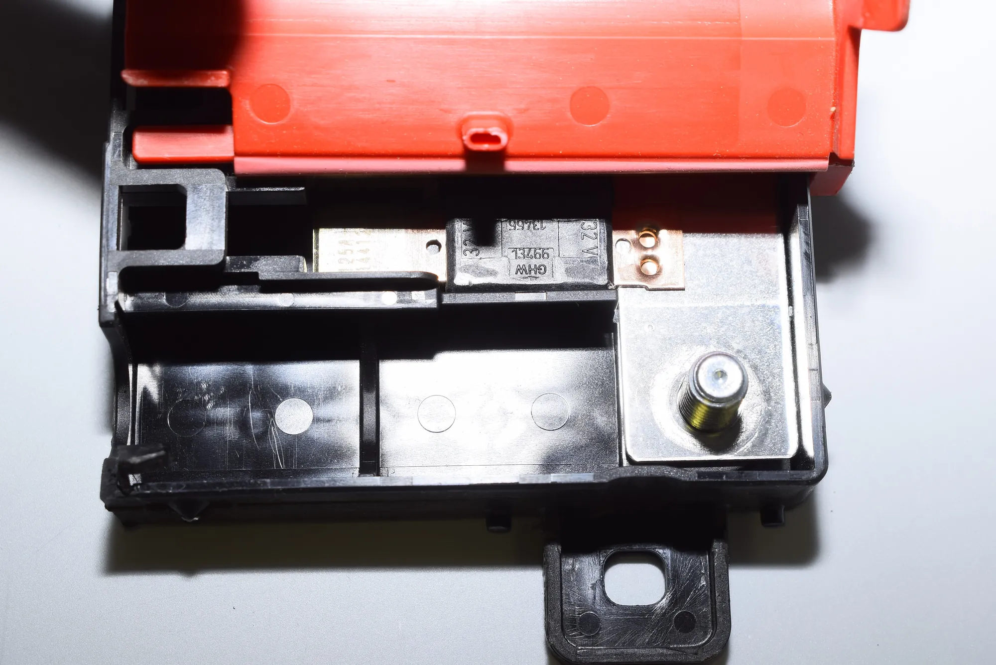 Fuse Box – OEM 9227752 · BMW 3 (F30, F80) BMW 3 (F30, F80) 2012 – 5