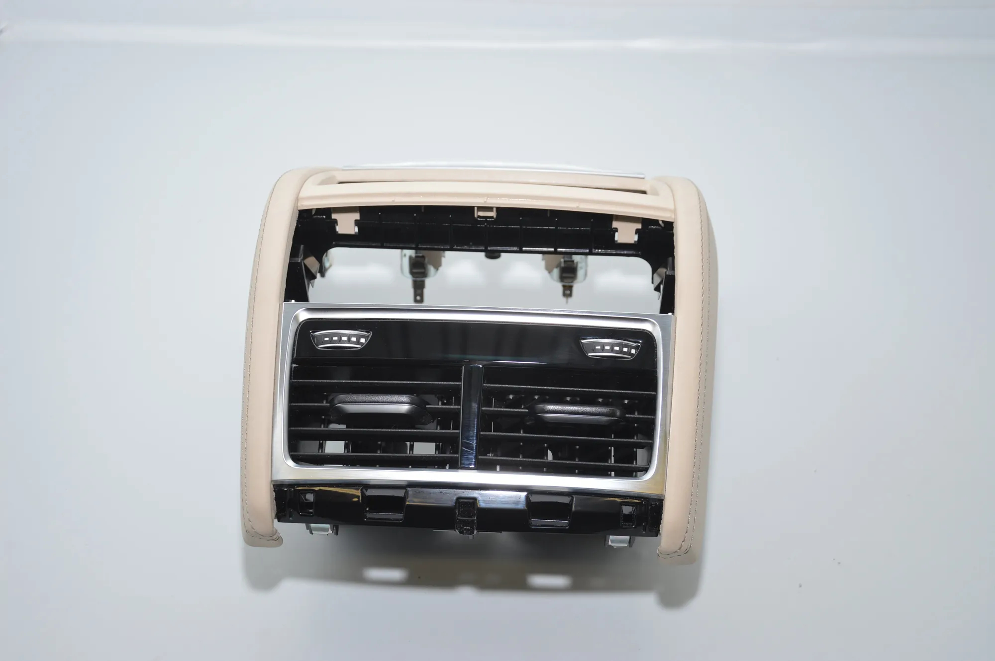 Other Trim Parts – OEM 9352332 · BMW 7 (G11, G12) BMW 7 (G11, G12) 750 i, Li xDrive 2015 – 4