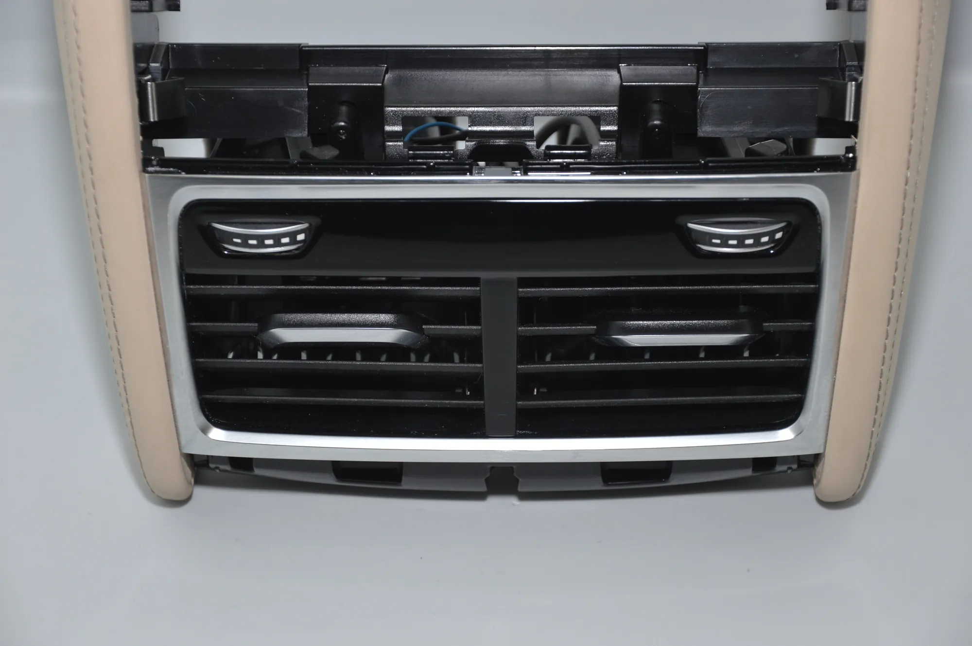 Other Trim Parts – OEM 9352332 · BMW 7 (G11, G12) BMW 7 (G11, G12) 750 i, Li xDrive 2015 – 2
