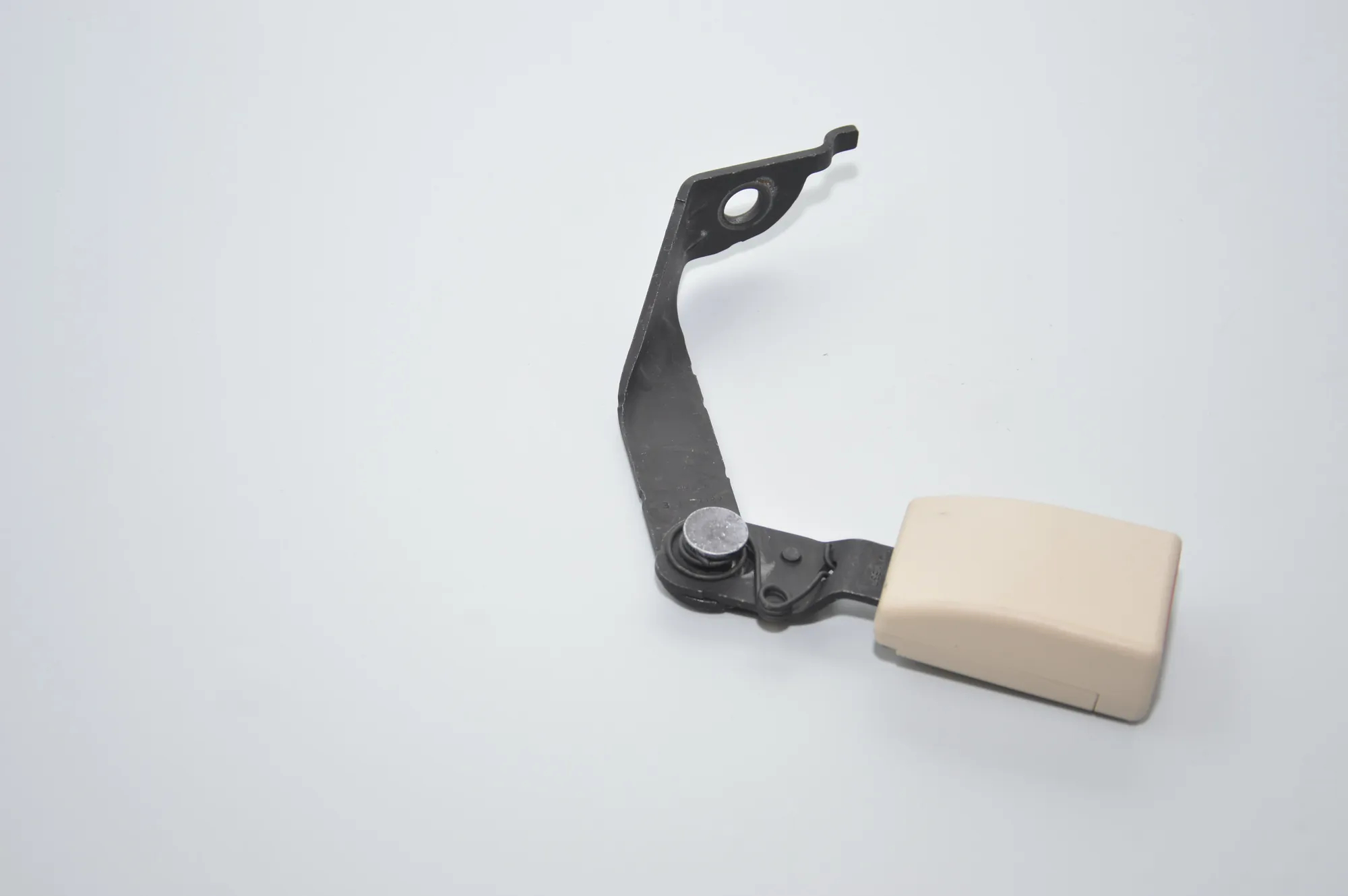 Front Left Seat Buckle – OEM 7435899 · BMW 7 (G11, G12) BMW 7 (G11, G12) 750 i, Li xDrive 2015