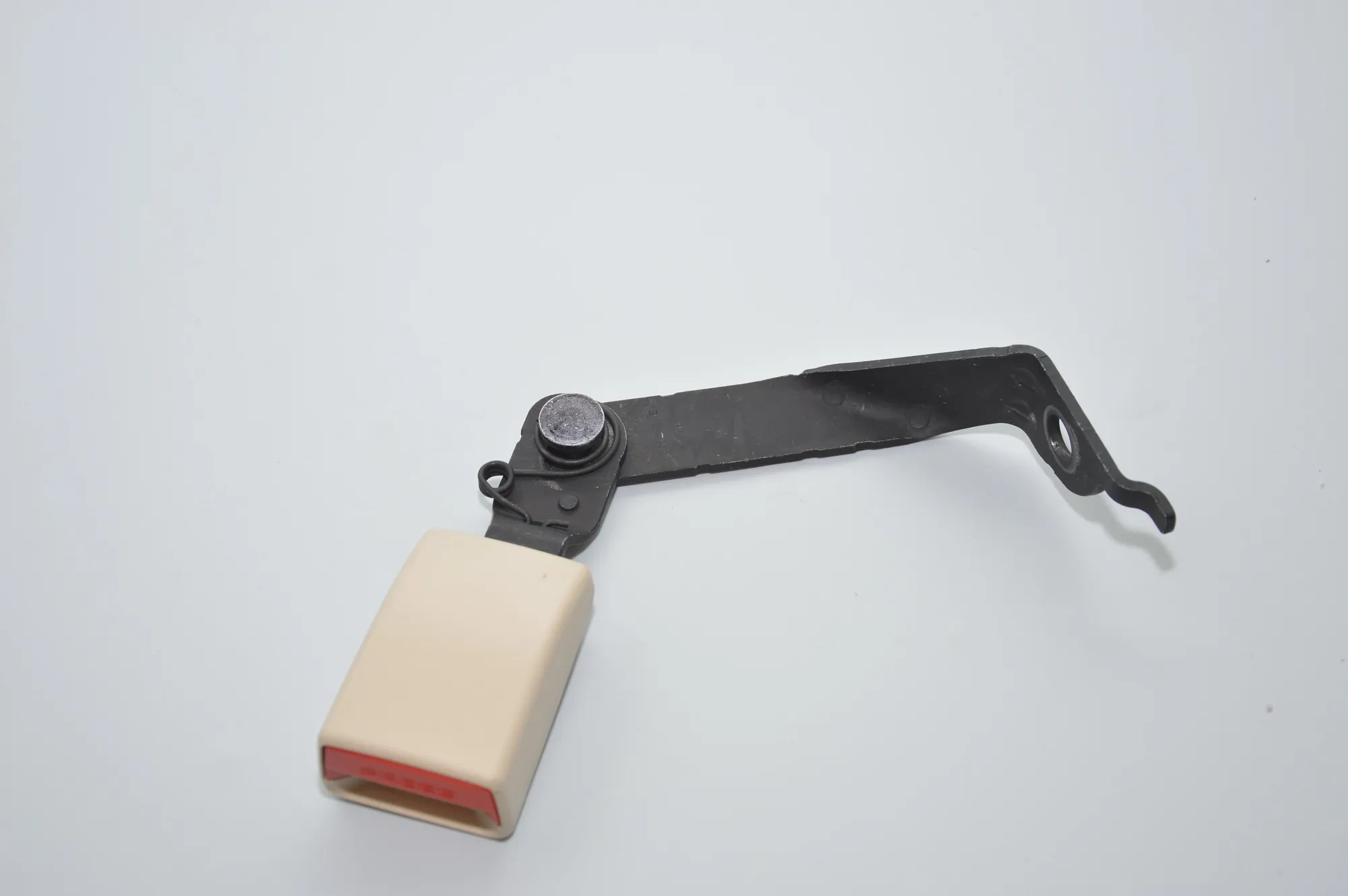 Front Left Seat Buckle – OEM 7435899 · BMW 7 (G11, G12) BMW 7 (G11, G12) 750 i, Li xDrive 2015 – 5