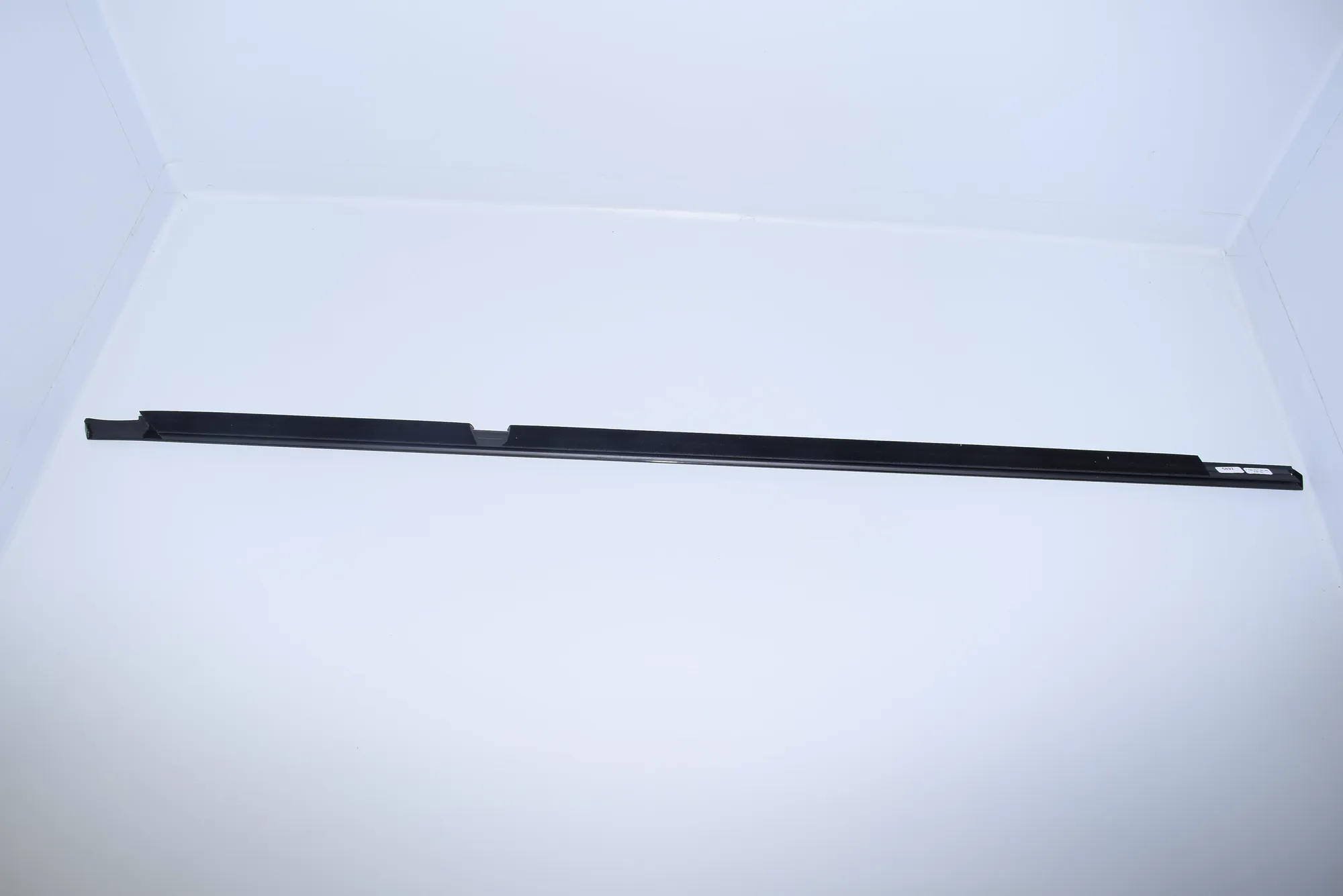 Rear Left Door Window Strip – OEM 7185231 · BMW 7 (F01, F02) BMW 7 (F01, F02) 2014 – 4