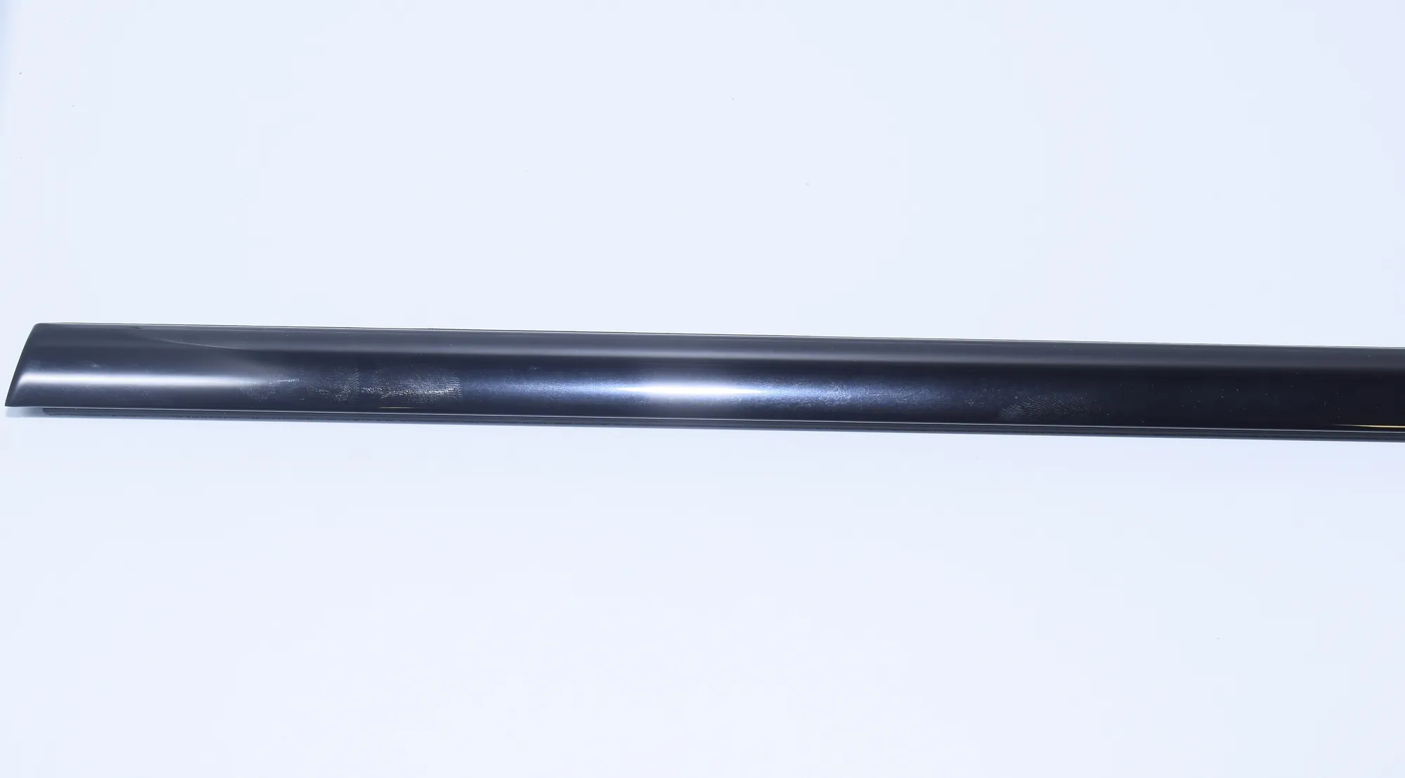 Rear Left Door Window Strip – OEM 7185231 · BMW 7 (F01, F02) BMW 7 (F01, F02) 2014 – 2
