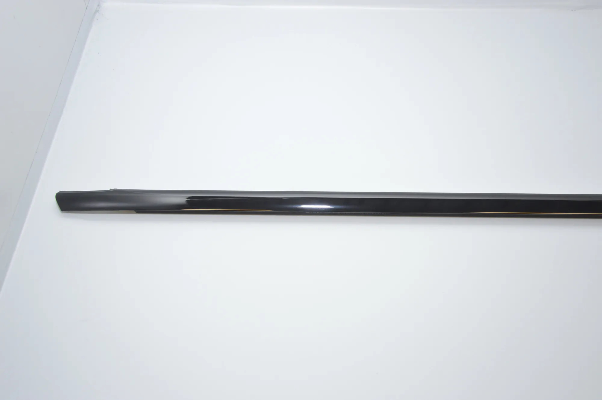 Front Right Door Window Molding – OEM 7185232 · BMW 7 (F01, F02) BMW 7 (F01, F02) 2008 – 2