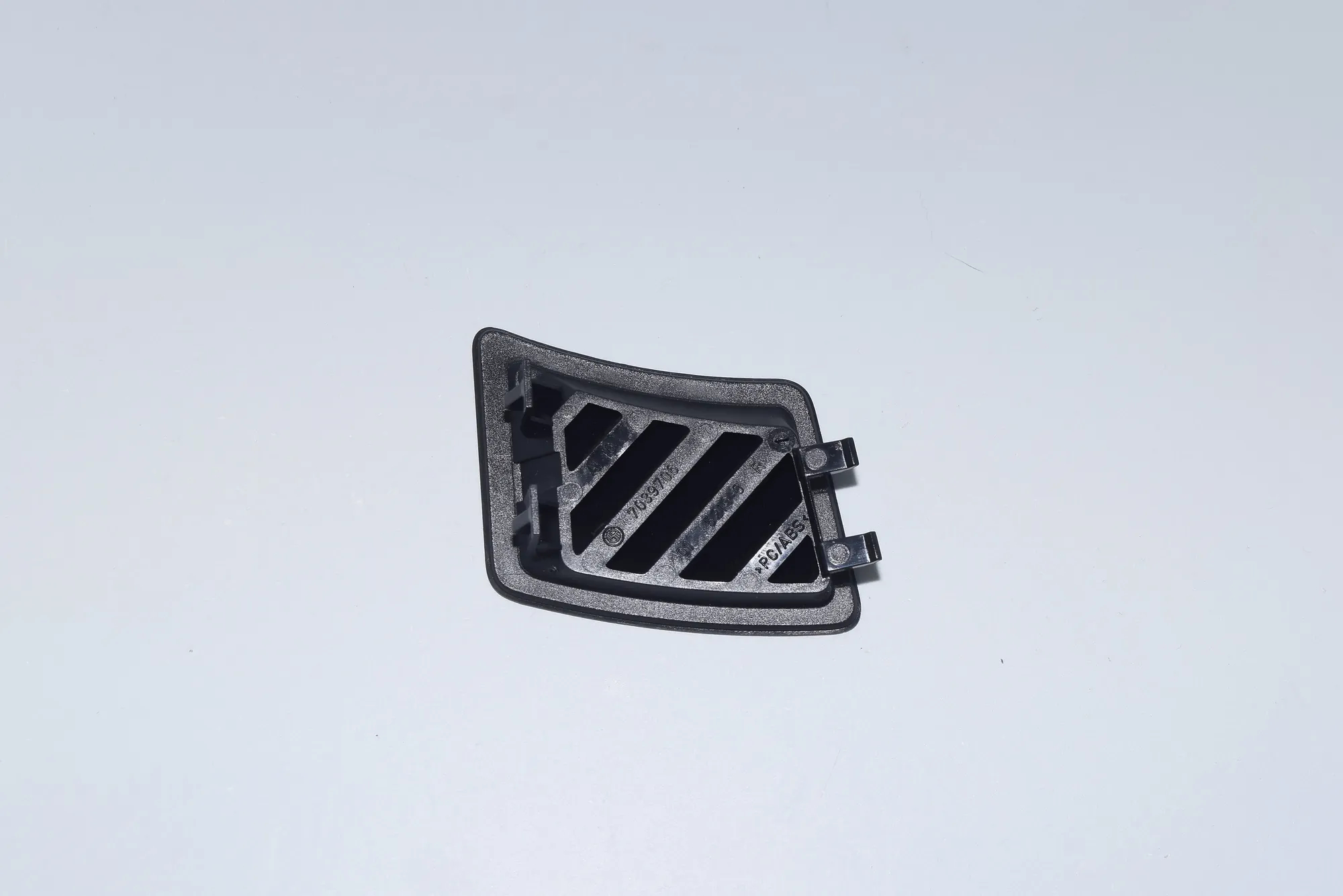 Other Interior Parts – OEM 7039706 · BMW 5 (E60) BMW 5 (E60) 2003 – 4