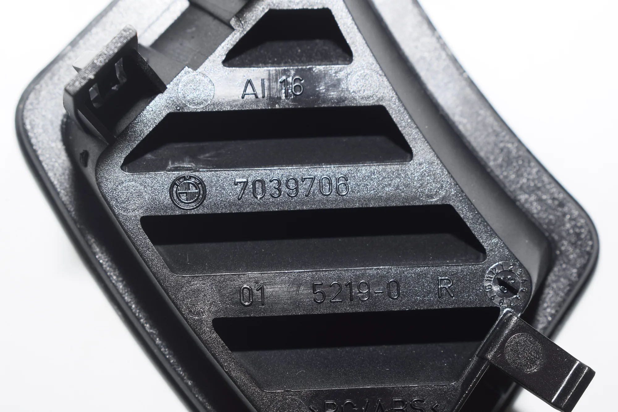 Other Interior Parts – OEM 7039706 · BMW 5 (E60) BMW 5 (E60) 2003 – 5