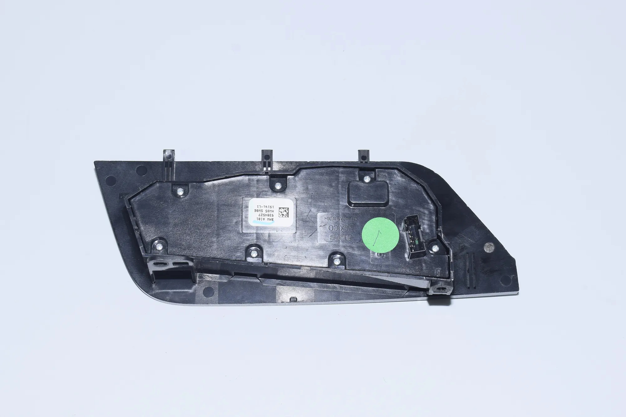 Front Left Seat Control Unit – OEM 9384527 · BMW 7 (G11, G12) BMW 7 (G11, G12) 2015 – 2