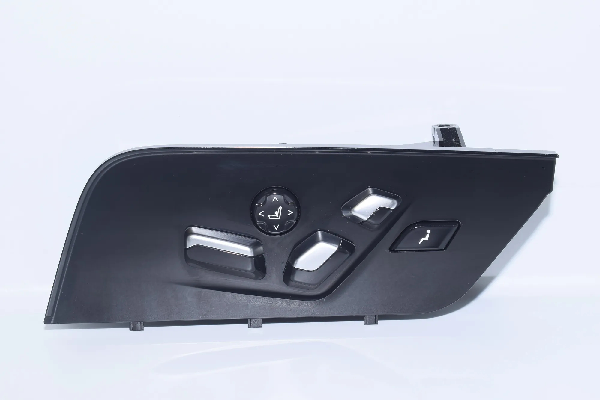 Front Left Seat Control Unit – OEM 9384527 · BMW 7 (G11, G12) BMW 7 (G11, G12) 2015