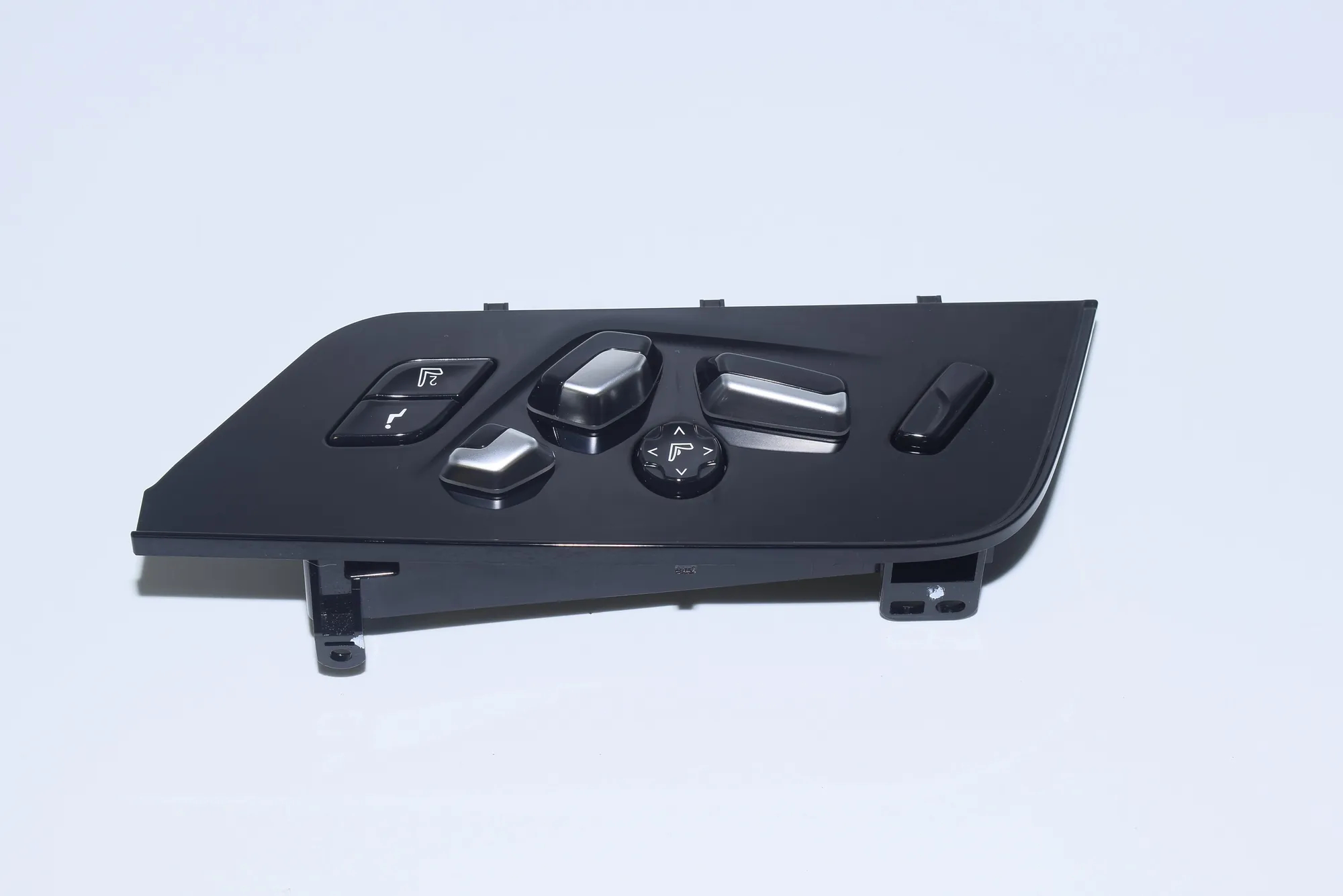 Front Left Seat Control Unit – OEM 6817973 · BMW 7 (G11, G12) BMW 7 (G11, G12) 2015 – 2