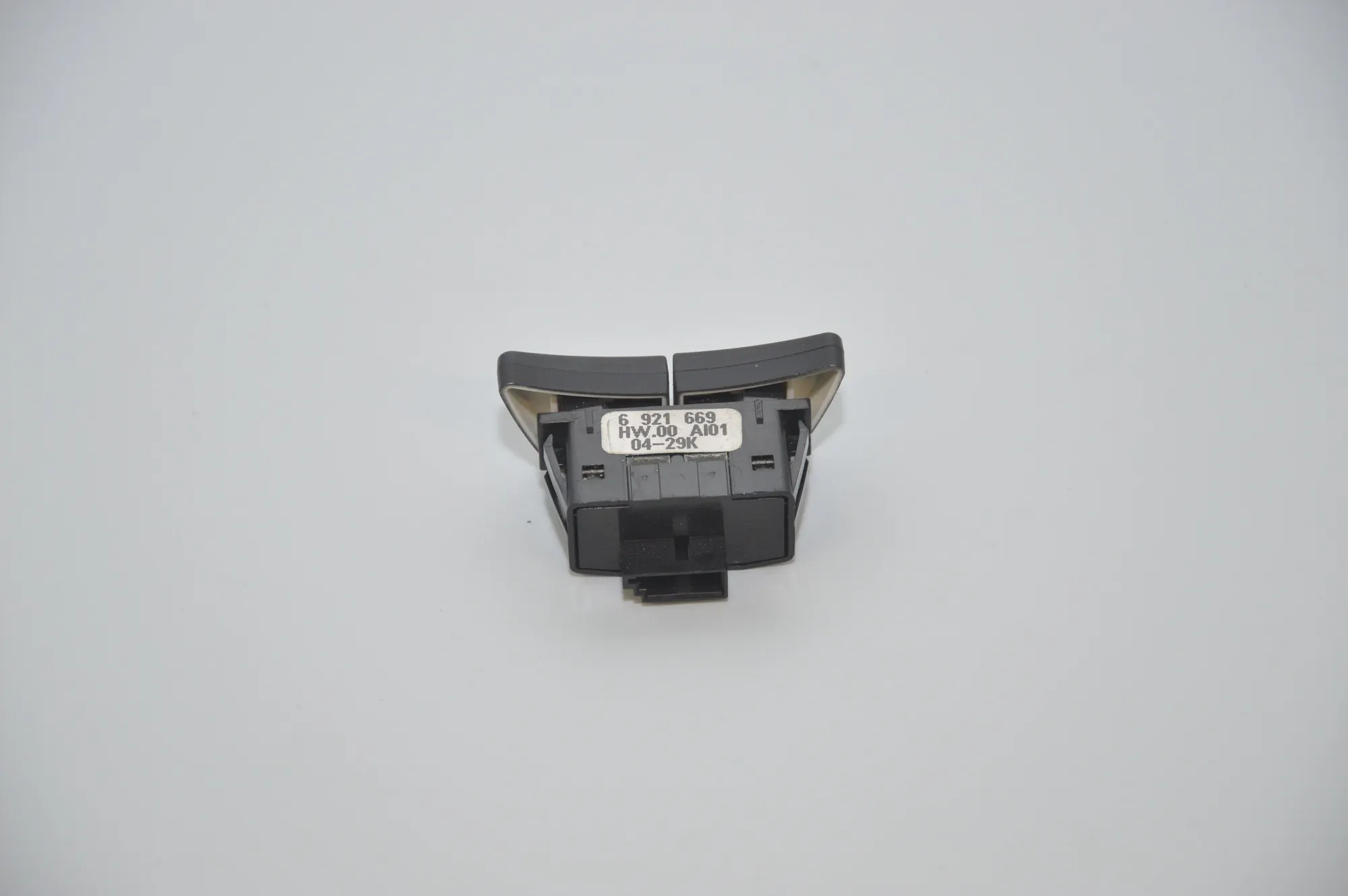 Switches – OEM 6921669 · BMW 5 (E60) BMW 5 (E60) 2003 – 5