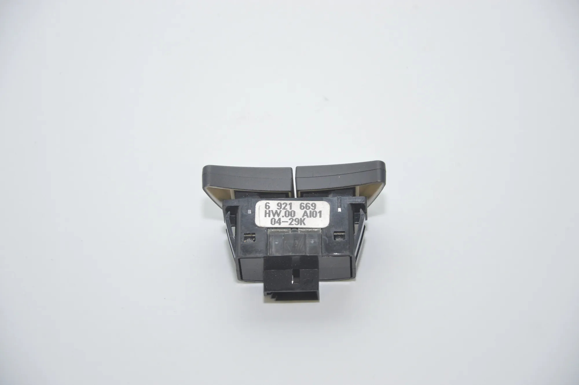 Switches – OEM 6921669 · BMW 5 (E60) BMW 5 (E60) 2003 – 4