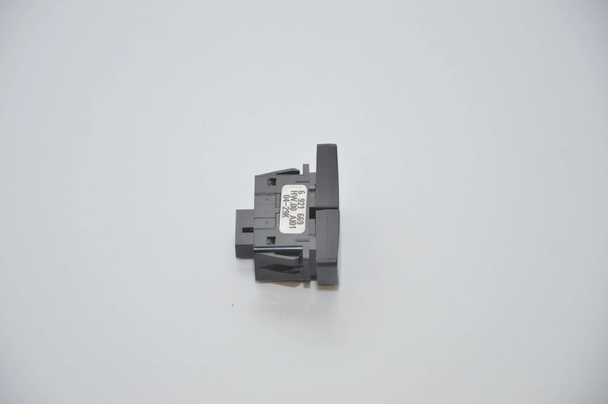 Switches – OEM 6921669 · BMW 5 (E60) BMW 5 (E60) 2003 – 2