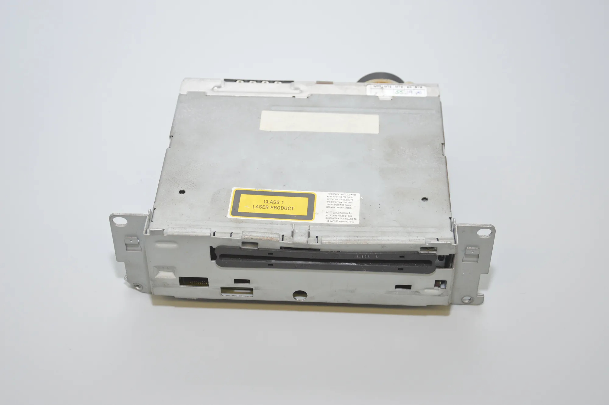 Music Radio CD Player Head Unit – OEM 6955348 · BMW 5 (E60) BMW 5 (E60) 2004