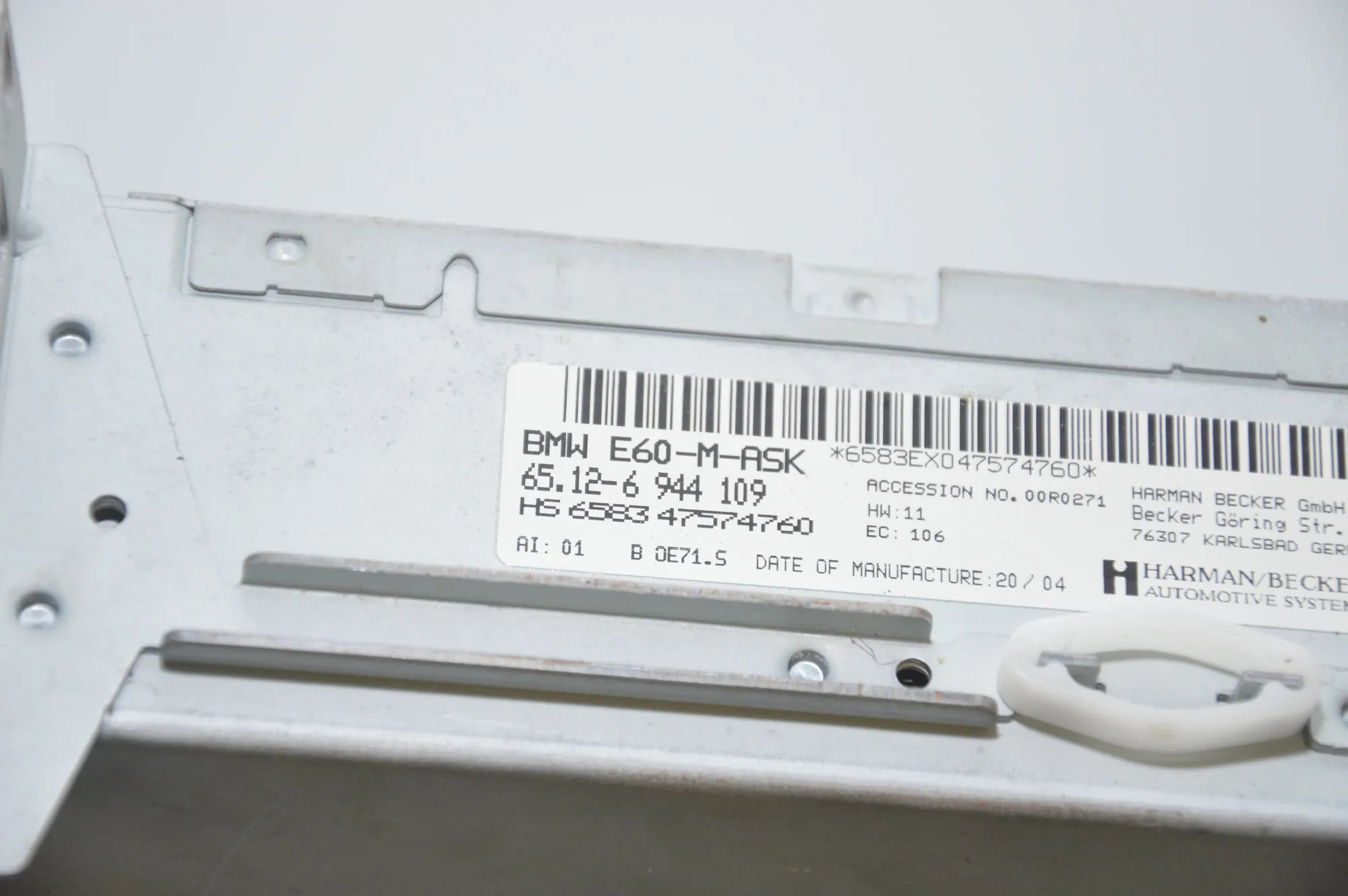 Music Radio CD Player Head Unit – OEM 9149228 · BMW 5 (E60) BMW 5 (E60) 2004 – 5