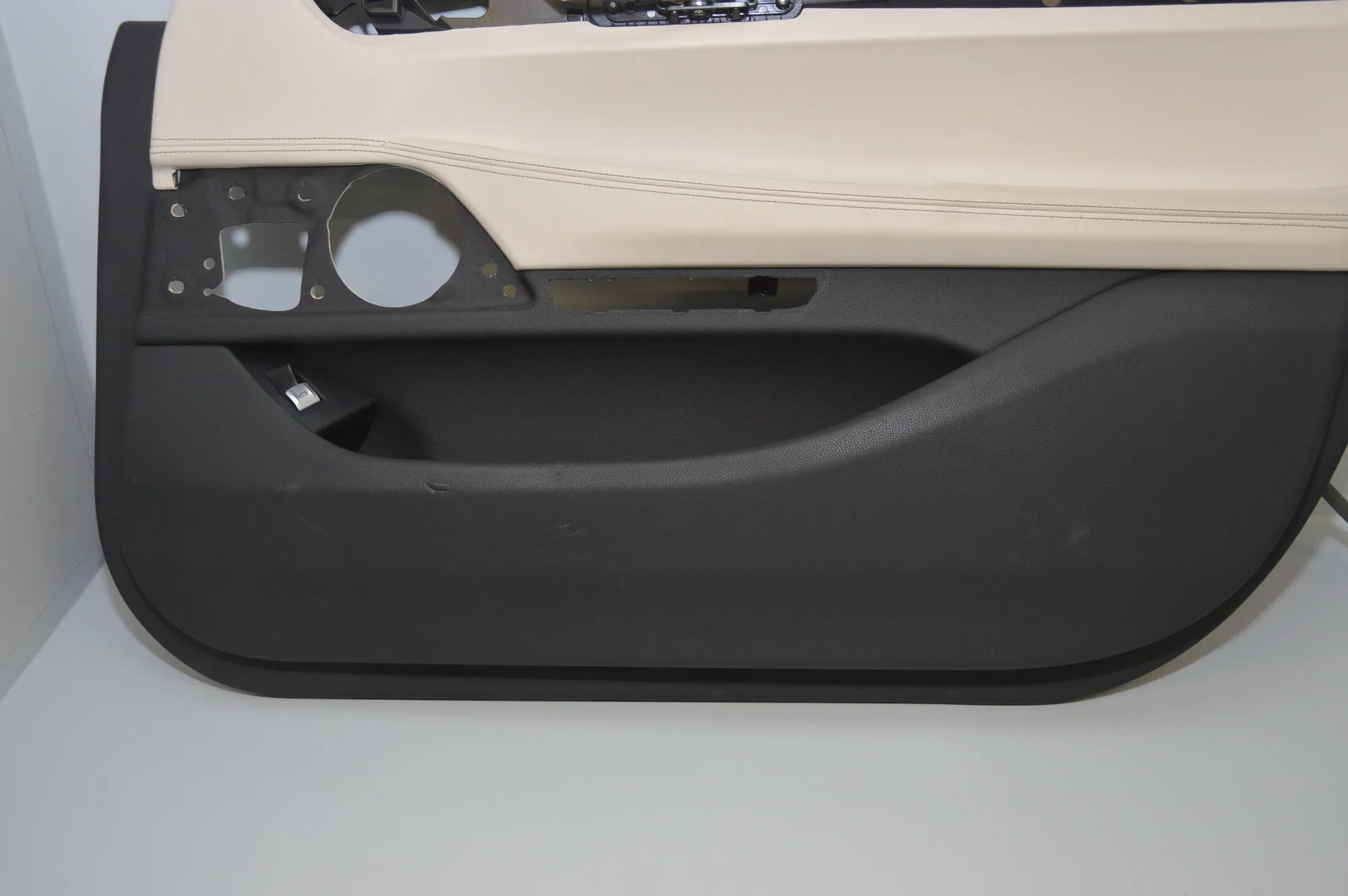 Front Right Door Panel – OEM NA · BMW 7 (G11, G12) BMW 7 (G11, G12) 2015 – 3