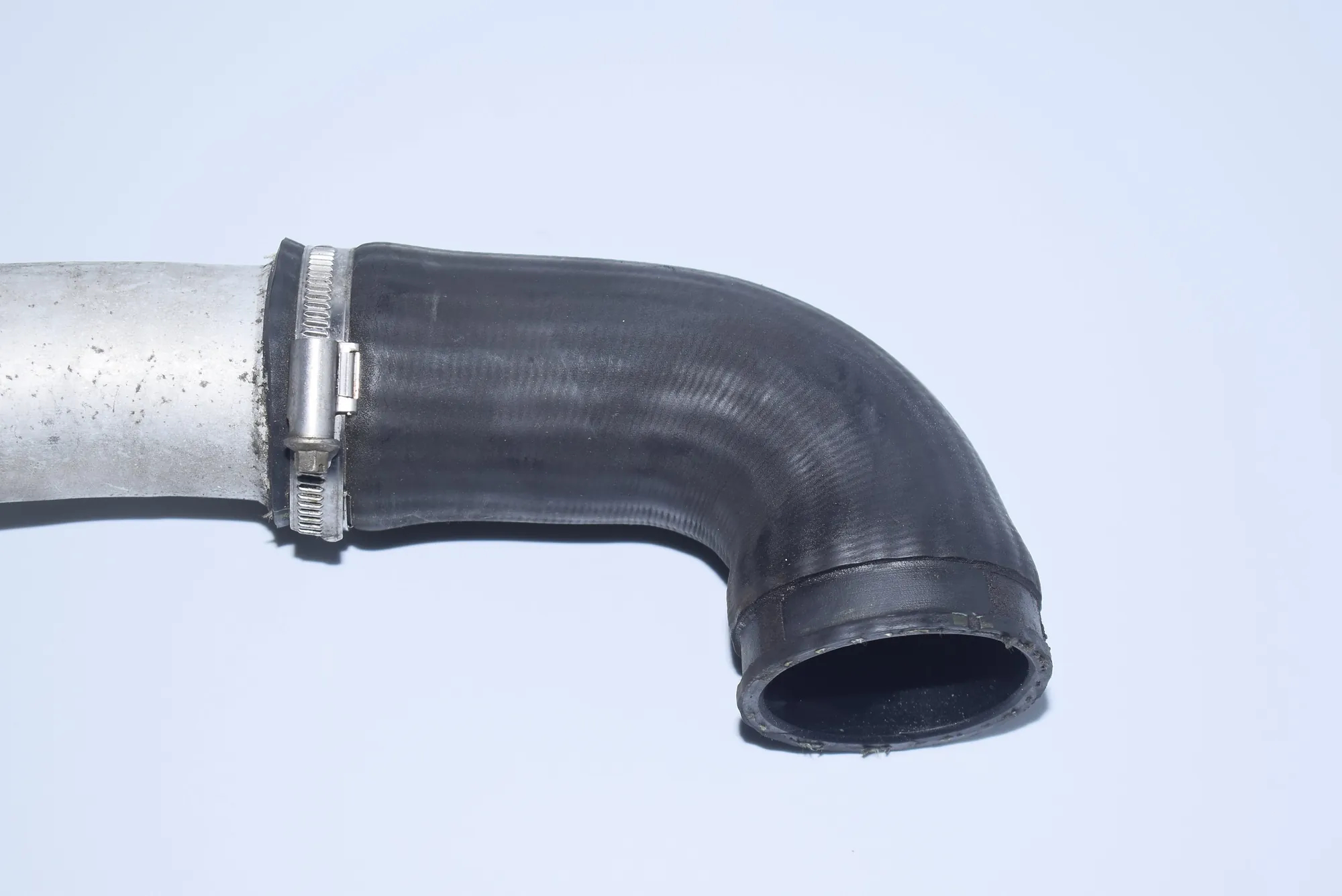 Left Side Intercooler Hose – OEM 2247903 · BMW 5 Touring (E39) 525 d 2000 – 3
