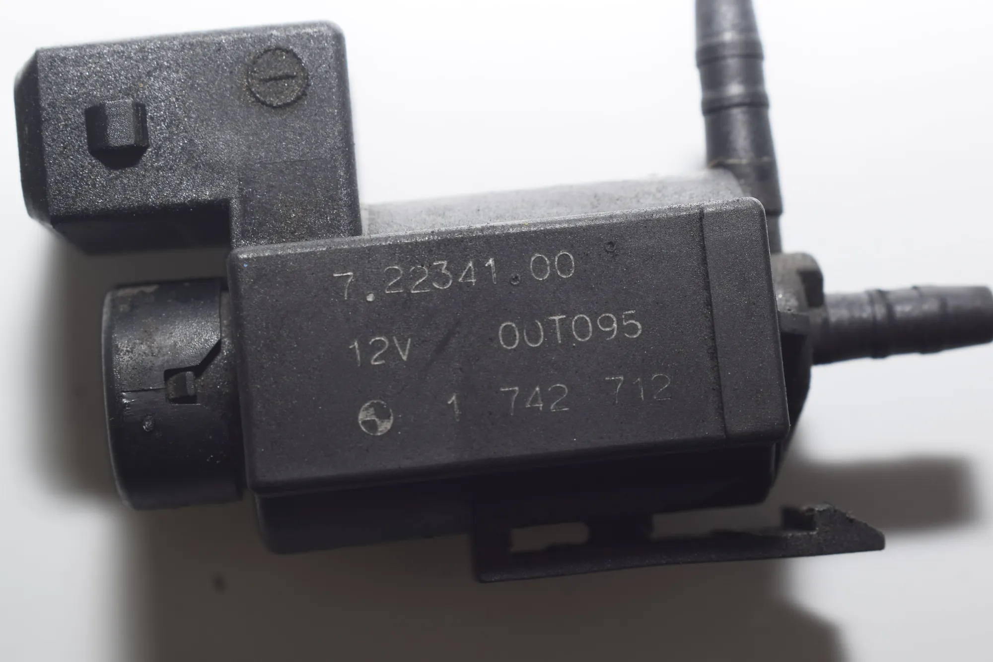 Solenoid Valve – OEM 1742712 · BMW 5 Touring (E39) 525 d 2000 – 6