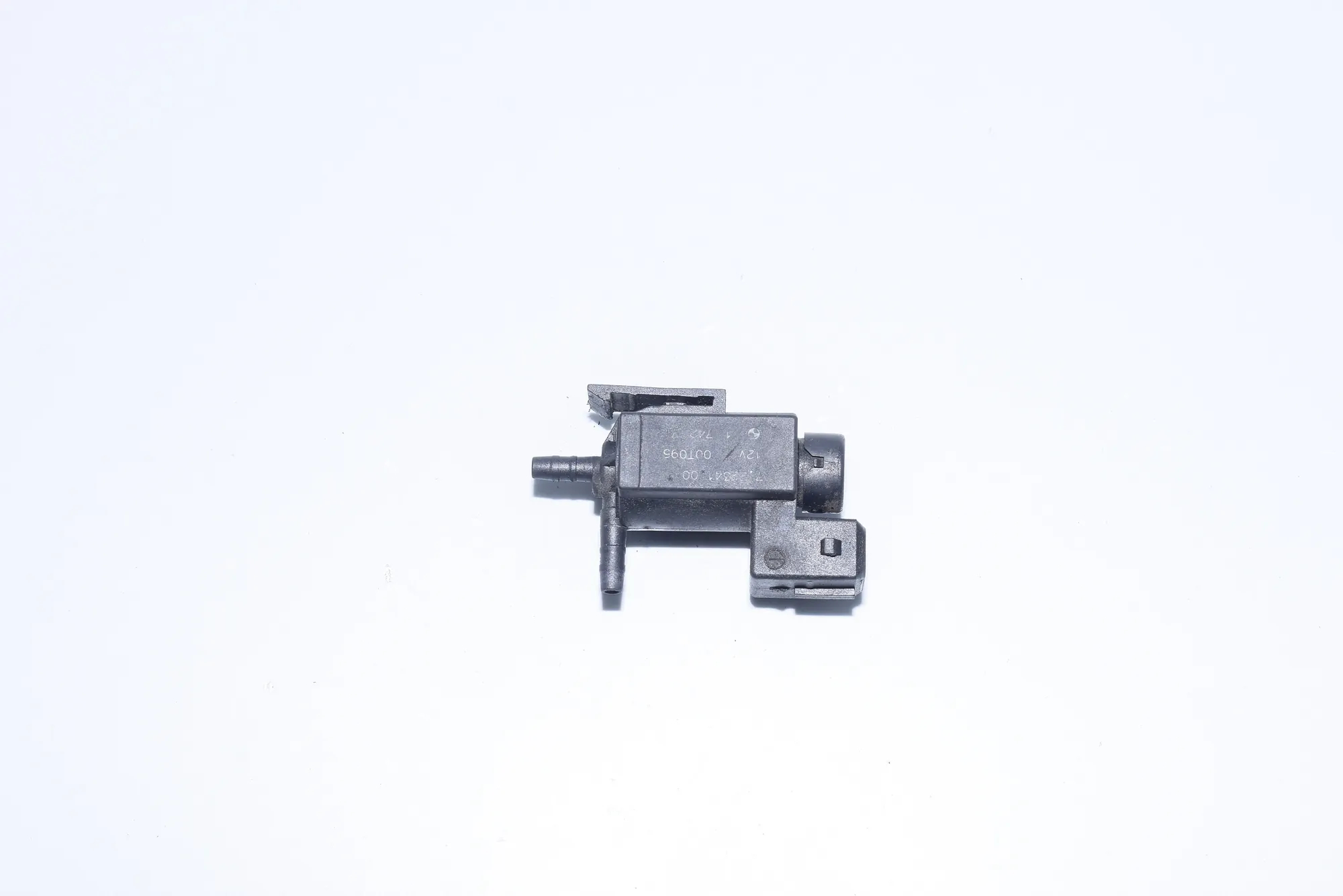 Solenoid Valve – OEM 1742712 · BMW 5 Touring (E39) 525 d 2000 – 4