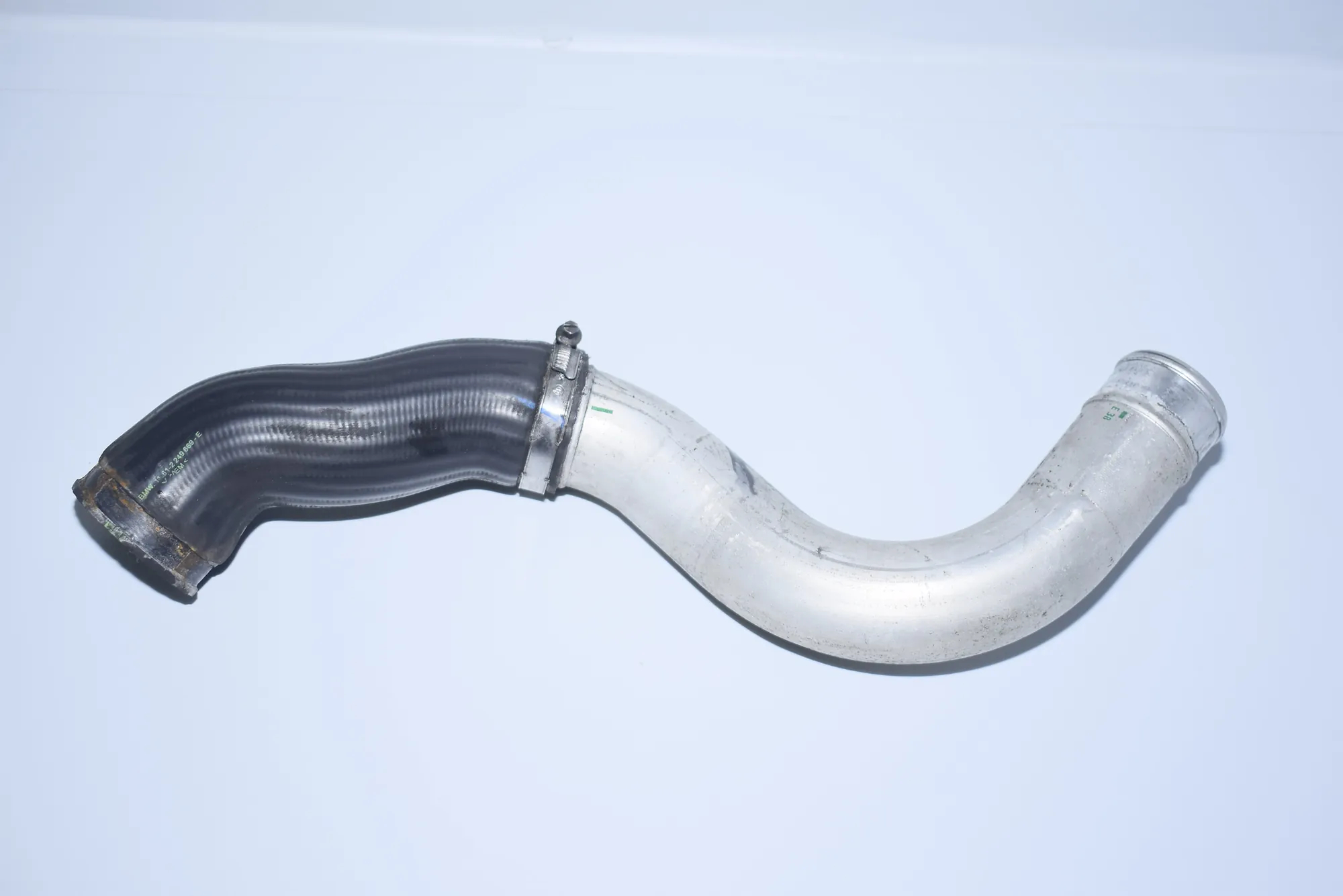 Right Side Intercooler Hose – OEM 2249669 · BMW 5 Touring (E39) 525 d 2003