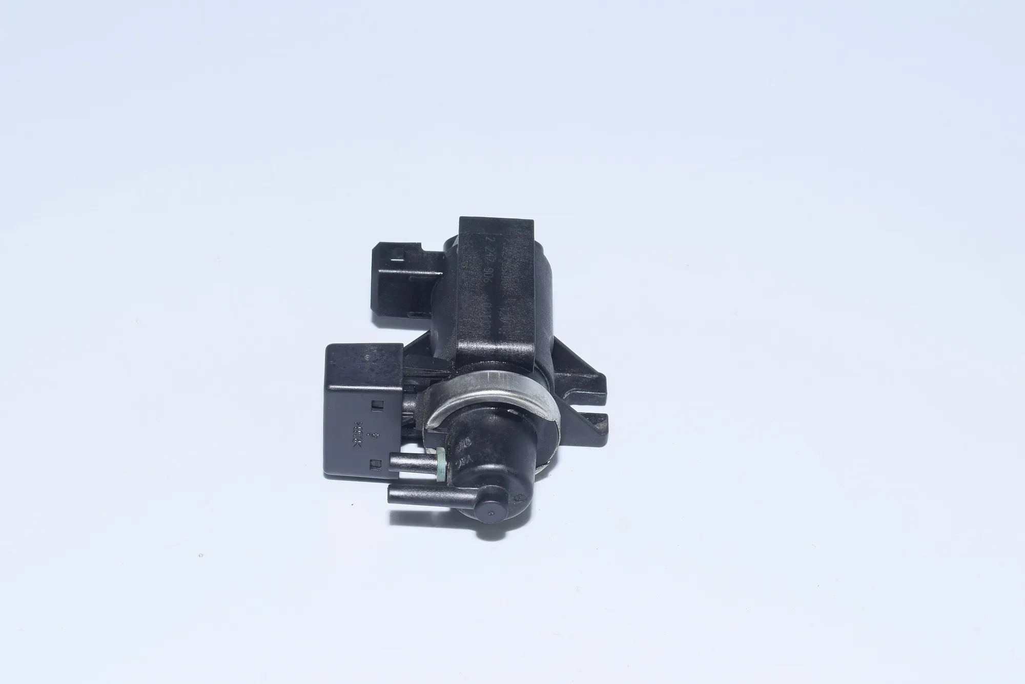 Solenoid Valve – OEM 2247906 · BMW 5 Touring (E39) 525 d 2003 – 5