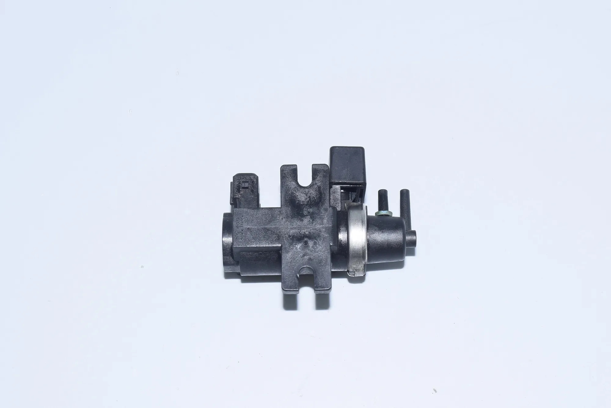 Solenoid Valve – OEM 2247906 · BMW 5 Touring (E39) 525 d 2003 – 4