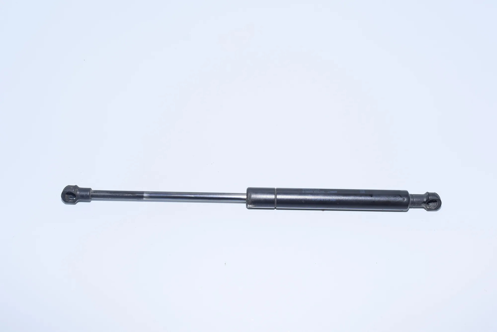 Front Left Bonnet Strut – OEM 8174866 · BMW 5 Touring (E39) 530 d 2000 – 2