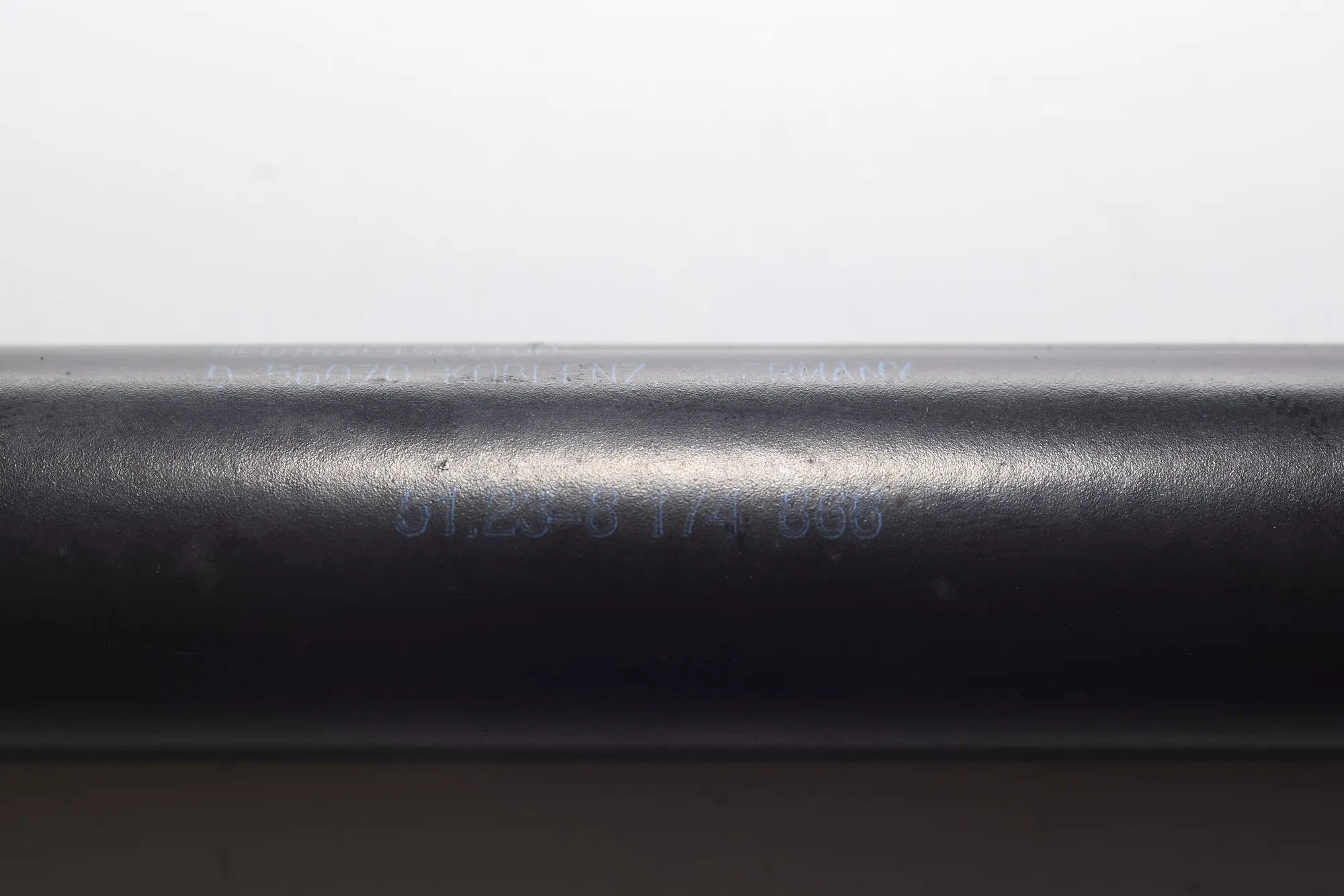 Front Left Bonnet Strut – OEM 8174866 · BMW 5 Touring (E39) 530 d 2000 – 5