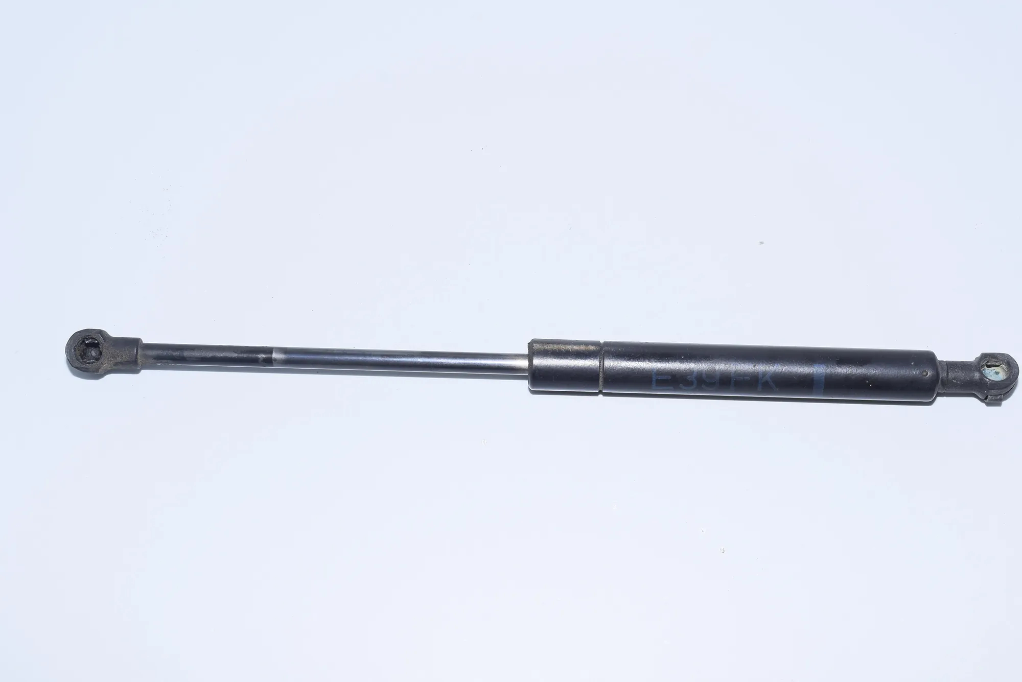 Front Right Bonnet Strut – OEM 8174866 · BMW 5 Touring (E39) 530 d 2000 – 3