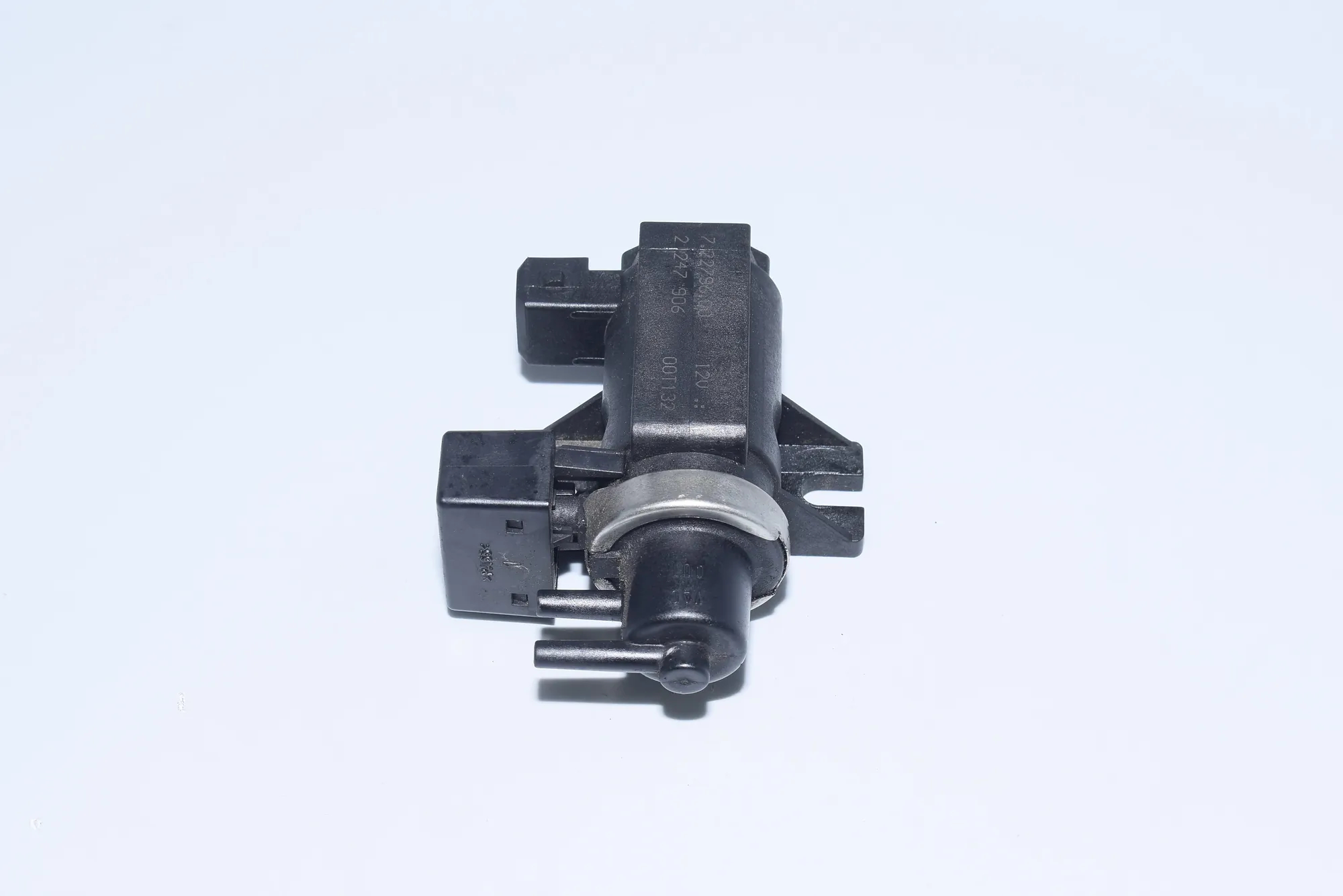 Solenoid Valve – OEM 2247906 · BMW 5 Touring (E39) 530 d 2000 – 5