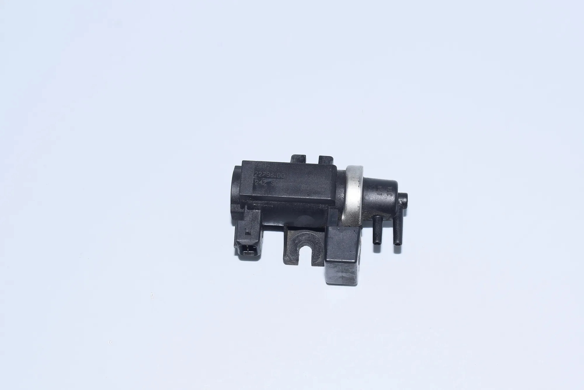 Solenoid Valve – OEM 2247906 · BMW 5 Touring (E39) 530 d 2000 – 3