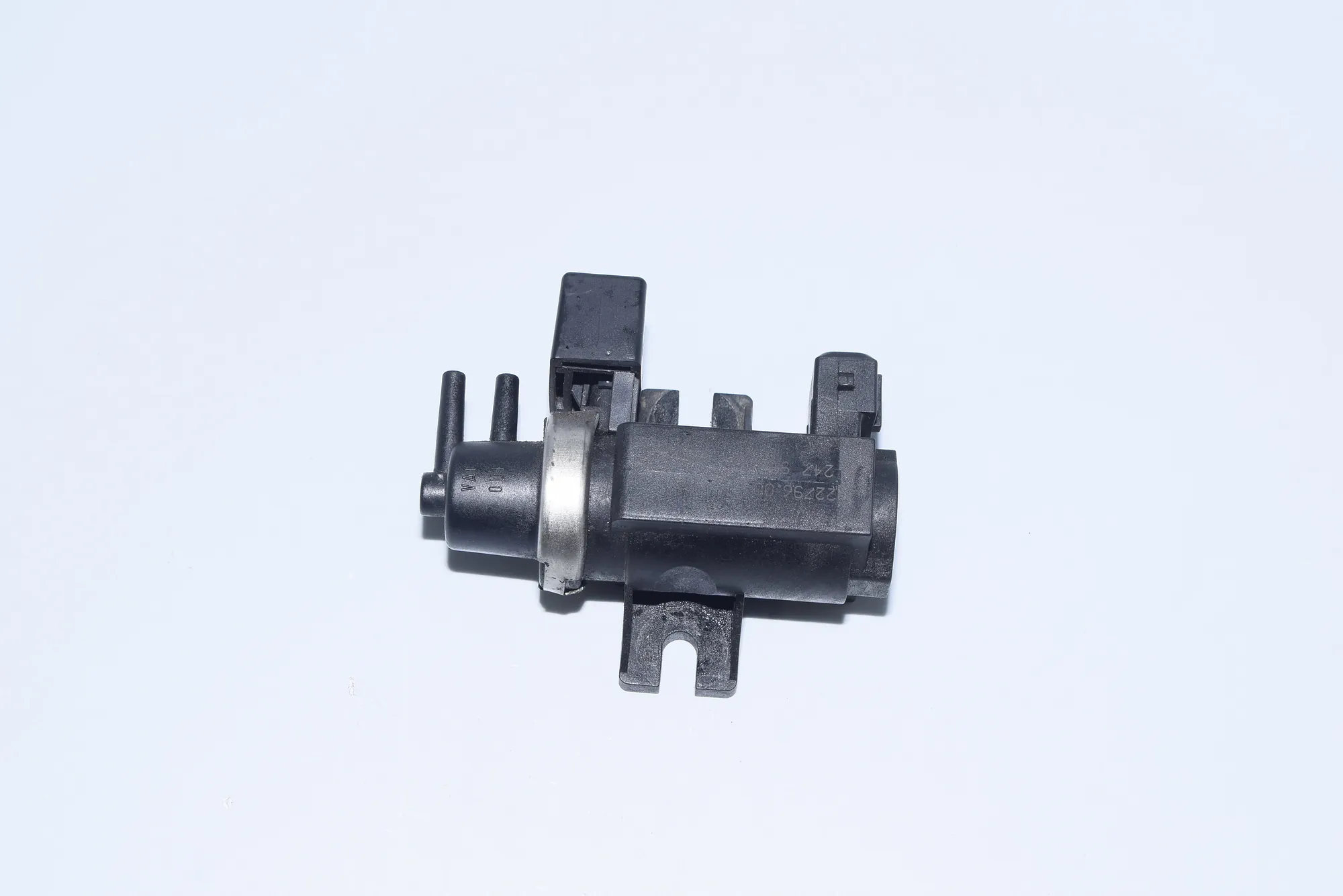 Solenoid Valve – OEM 2247906 · BMW 5 Touring (E39) 530 d 2000 – 2