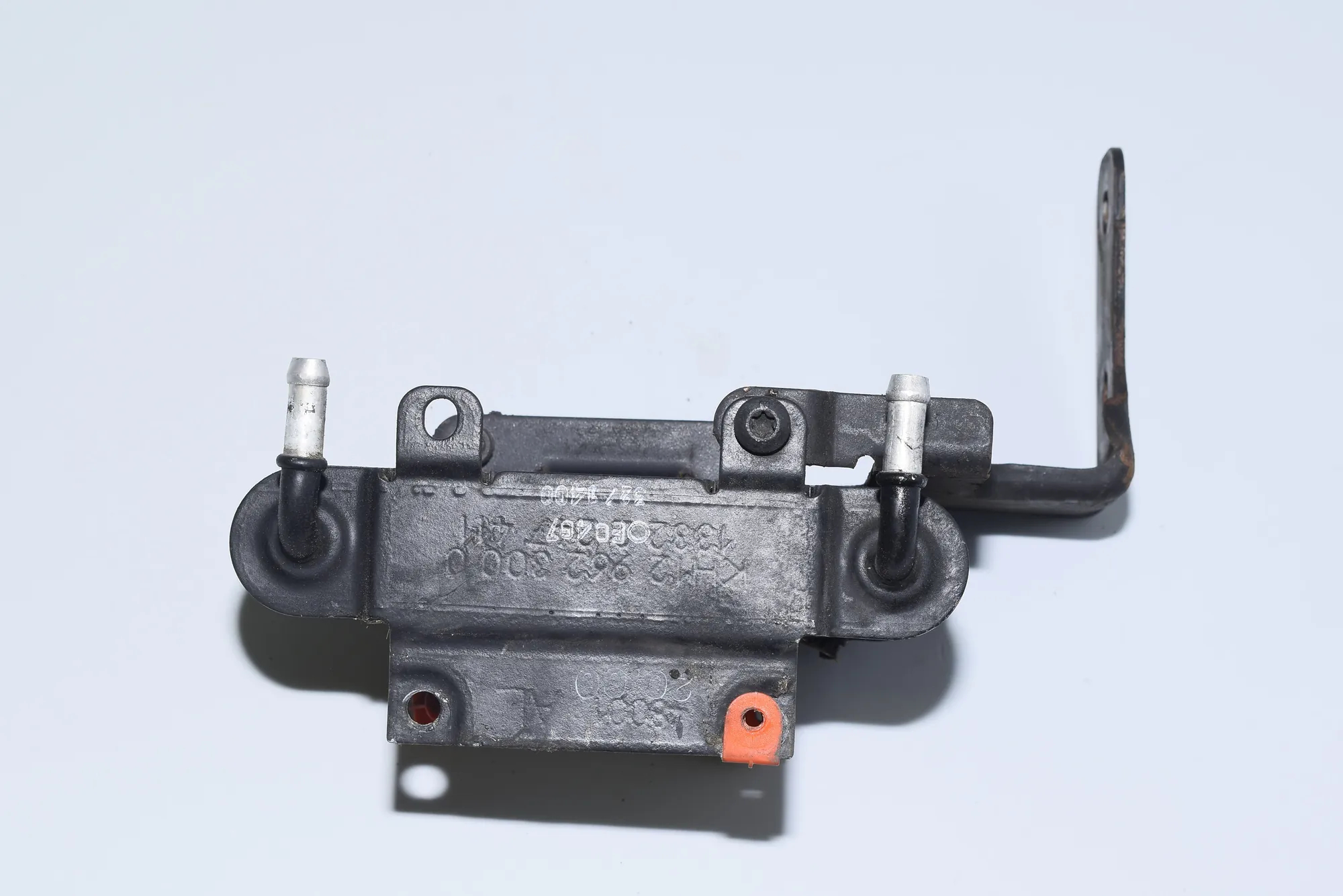 Other Engine Compartment Parts – OEM 2247411 · BMW 5 Touring (E39) 530 d 2000