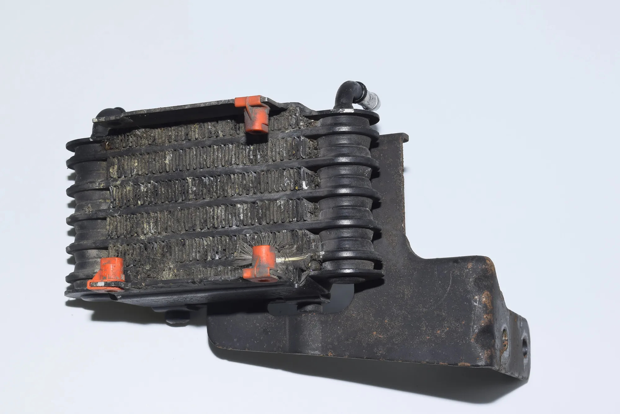 Other Engine Compartment Parts – OEM 2247411 · BMW 5 Touring (E39) 530 d 2000 – 2