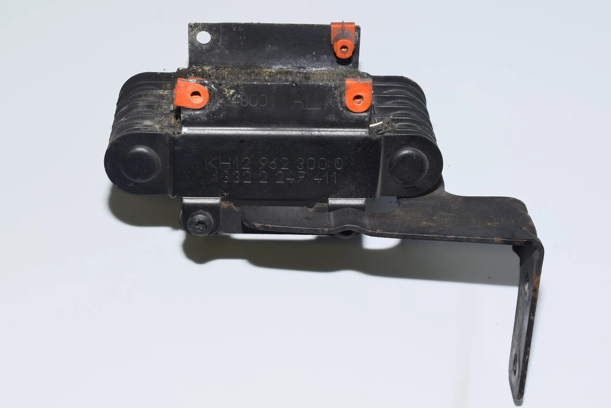 Other Engine Compartment Parts – OEM 2247411 · BMW 5 Touring (E39) 530 d 2000 – 4