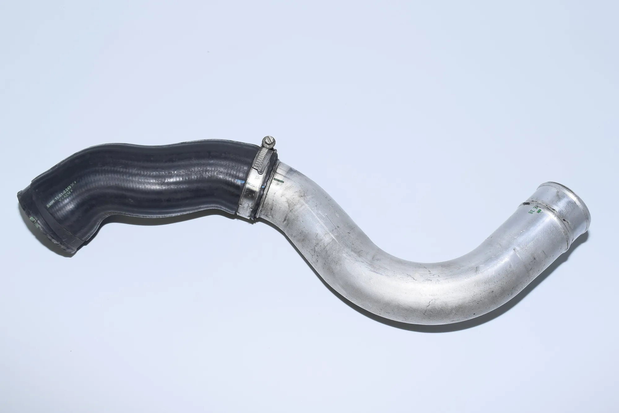 Right Side Intercooler Hose – OEM 2249669 · BMW 5 Touring (E39) 525 d 2003