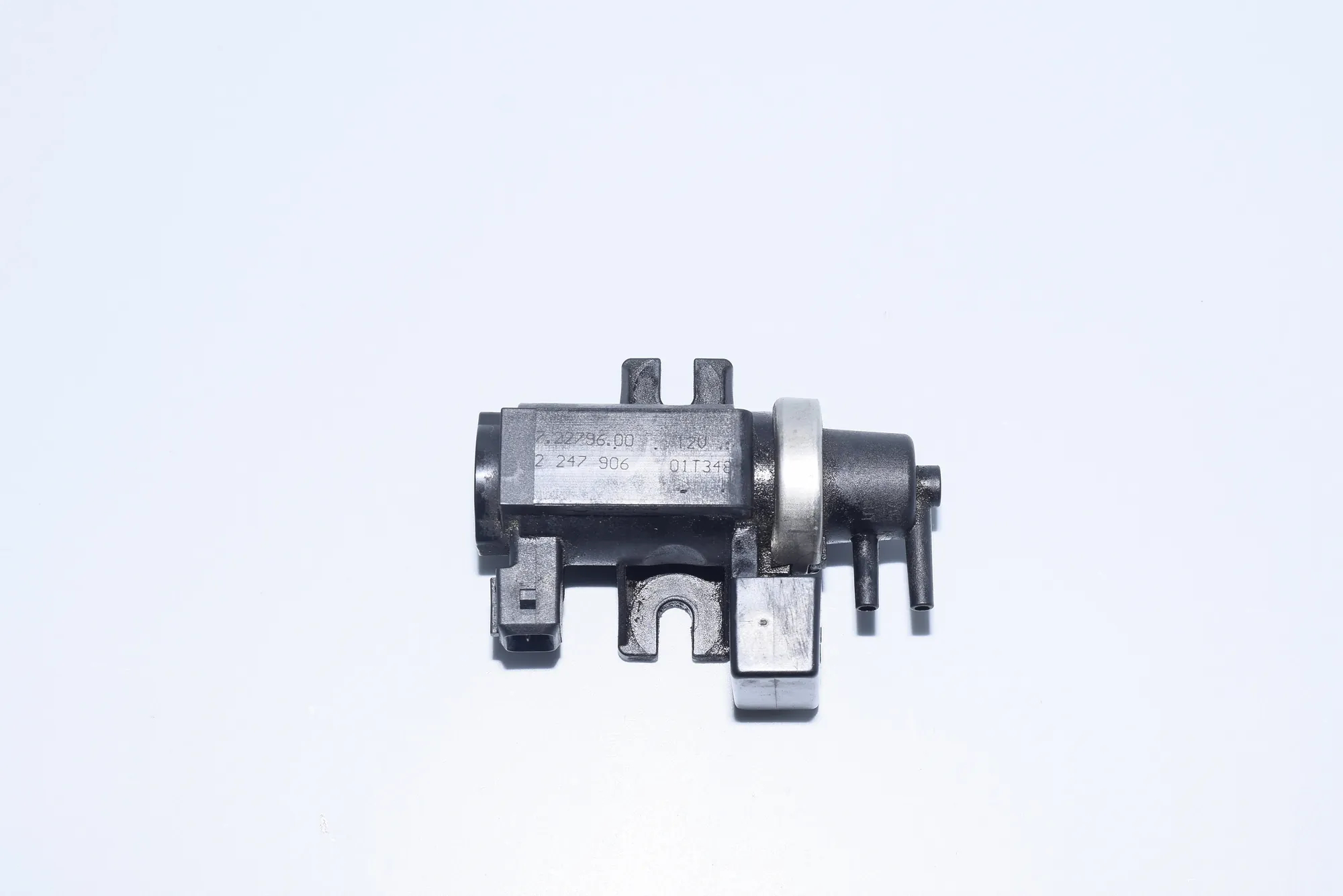 Solenoid Valve – OEM 2247906 · BMW 5 Touring (E39) 525 d 2003